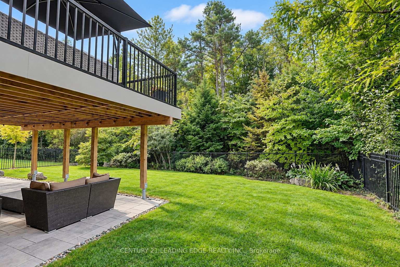 Photo 4 of 18 Pheasant Drive, Richmond Hill, Oak Ridges — HOMEH