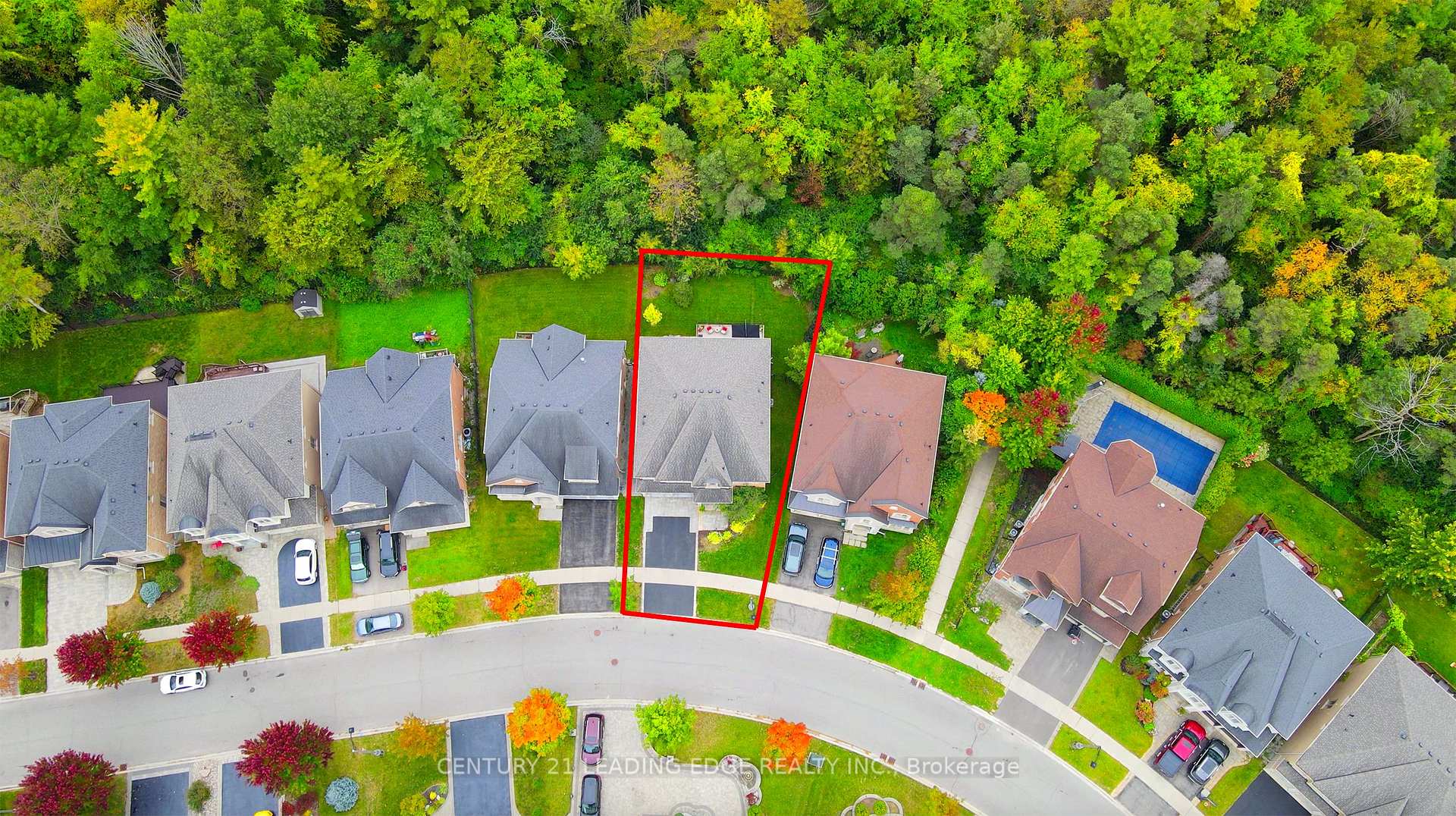 Photo 3 of 18 Pheasant Drive, Richmond Hill, Oak Ridges — HOMEH