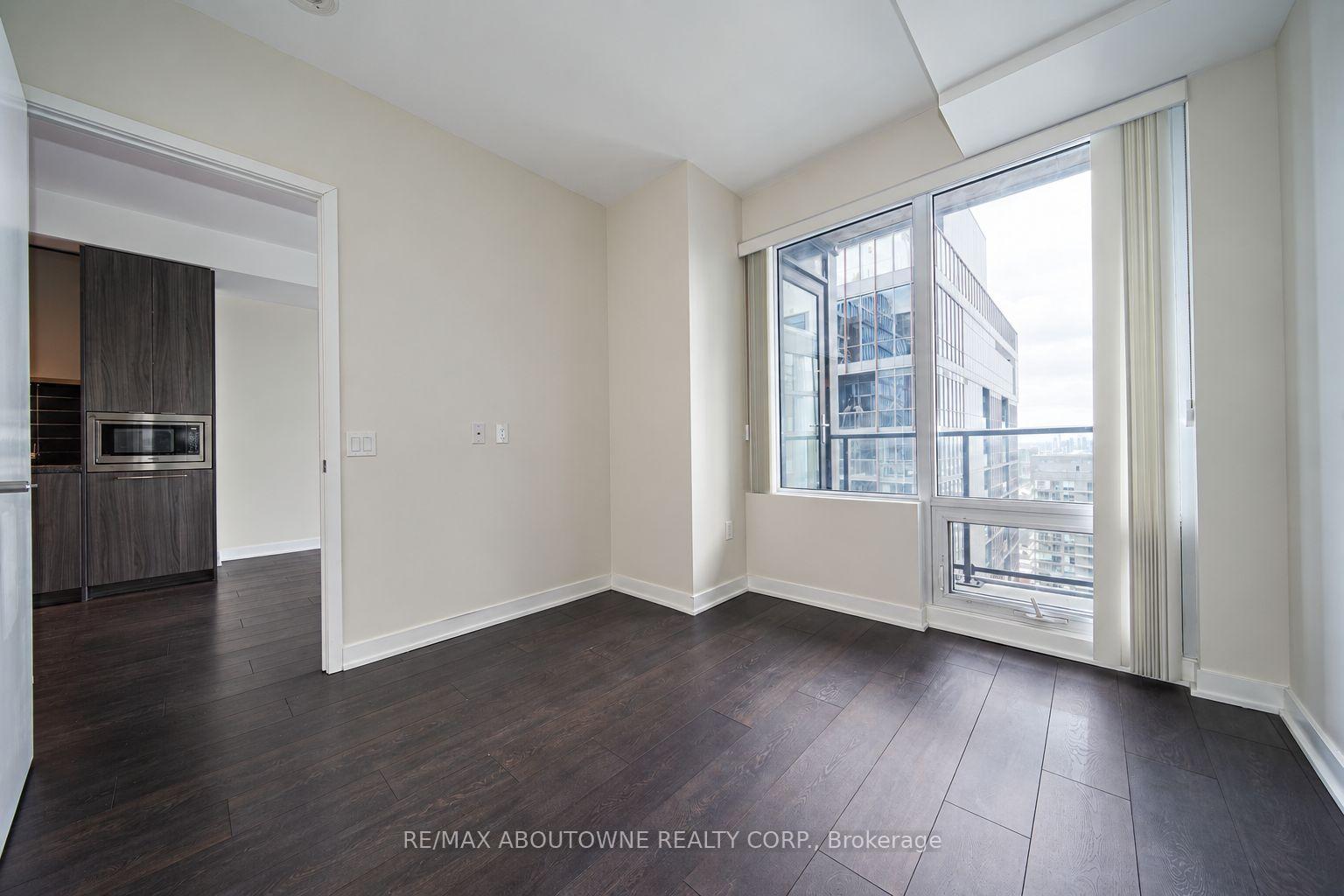 Photo 8 of Unit 4805, 115 Blue Jays Way, Toronto, Waterfront Communities — HOMEH