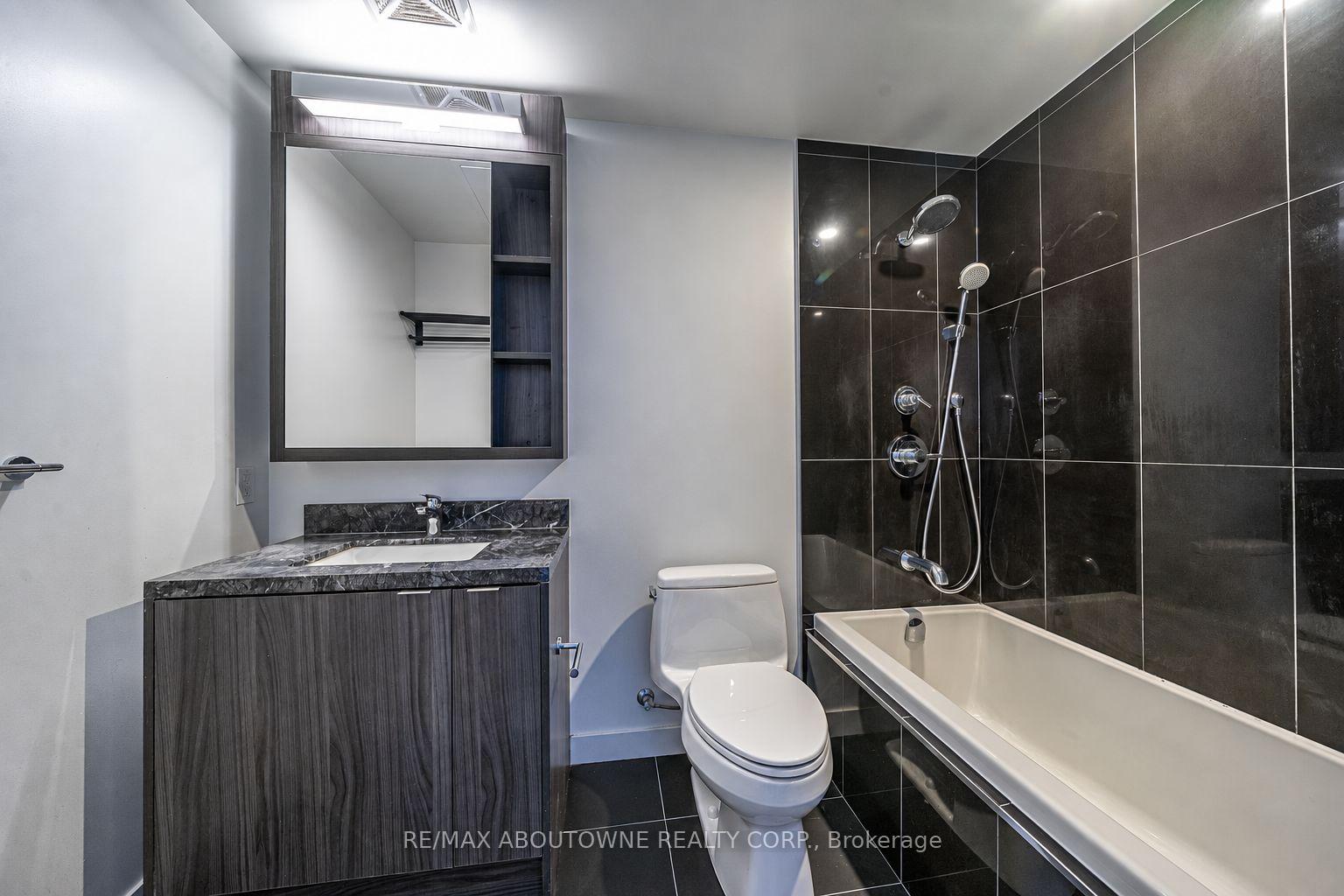 Photo 13 of Unit 4805, 115 Blue Jays Way, Toronto, Waterfront Communities — HOMEH