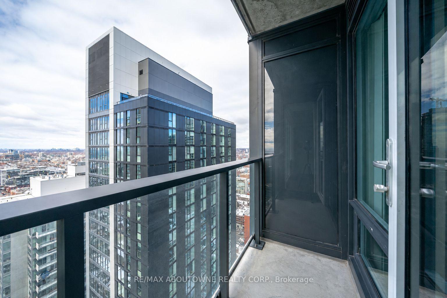 Photo 14 of Unit 4805, 115 Blue Jays Way, Toronto, Waterfront Communities — HOMEH