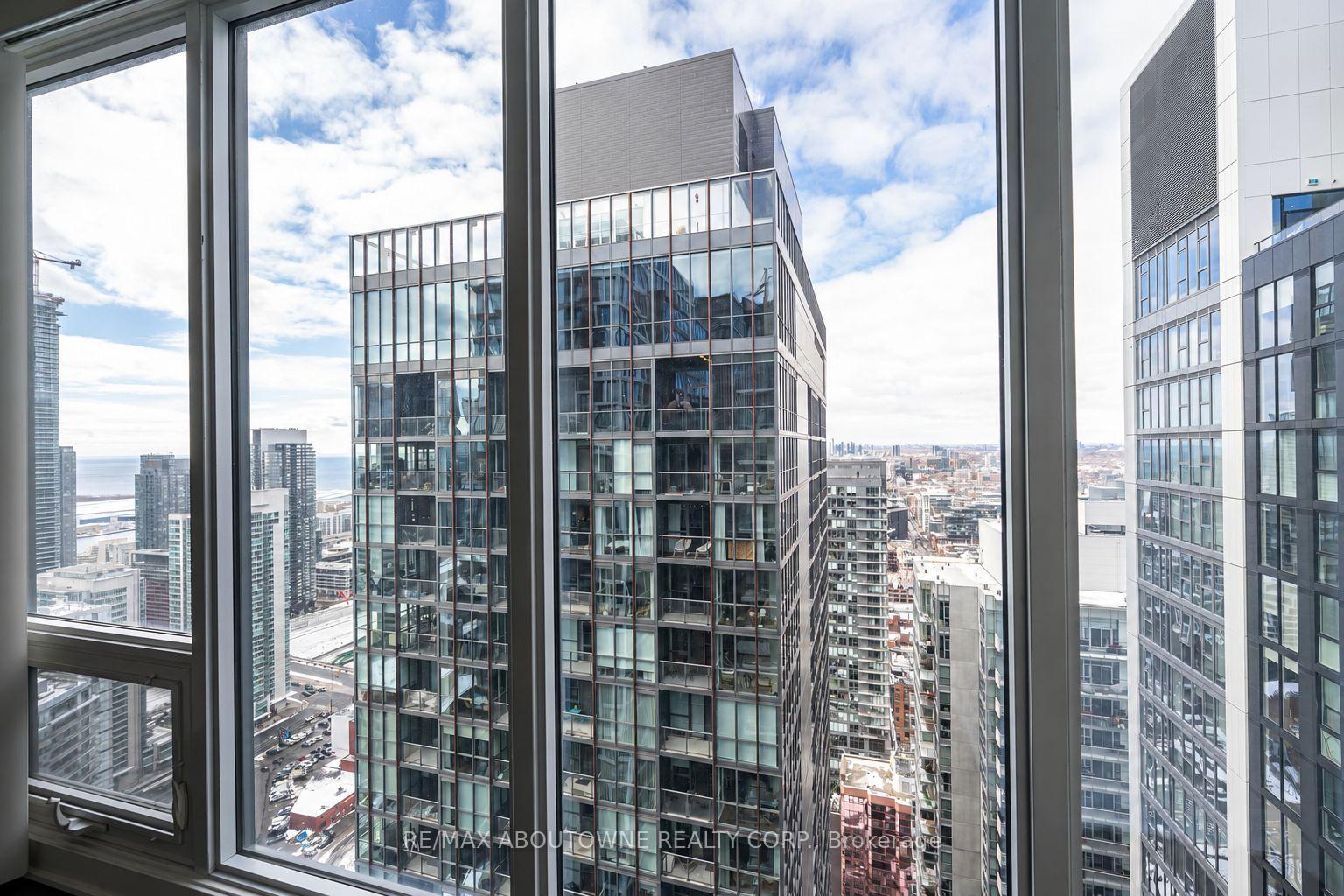 Photo 17 of Unit 4805, 115 Blue Jays Way, Toronto, Waterfront Communities — HOMEH