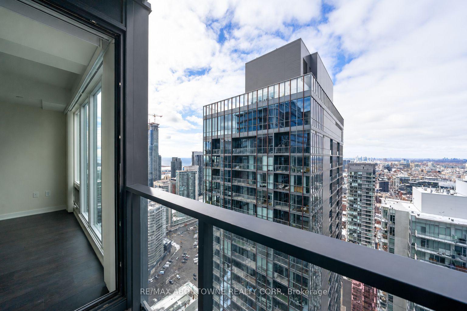 Photo 16 of Unit 4805, 115 Blue Jays Way, Toronto, Waterfront Communities — HOMEH