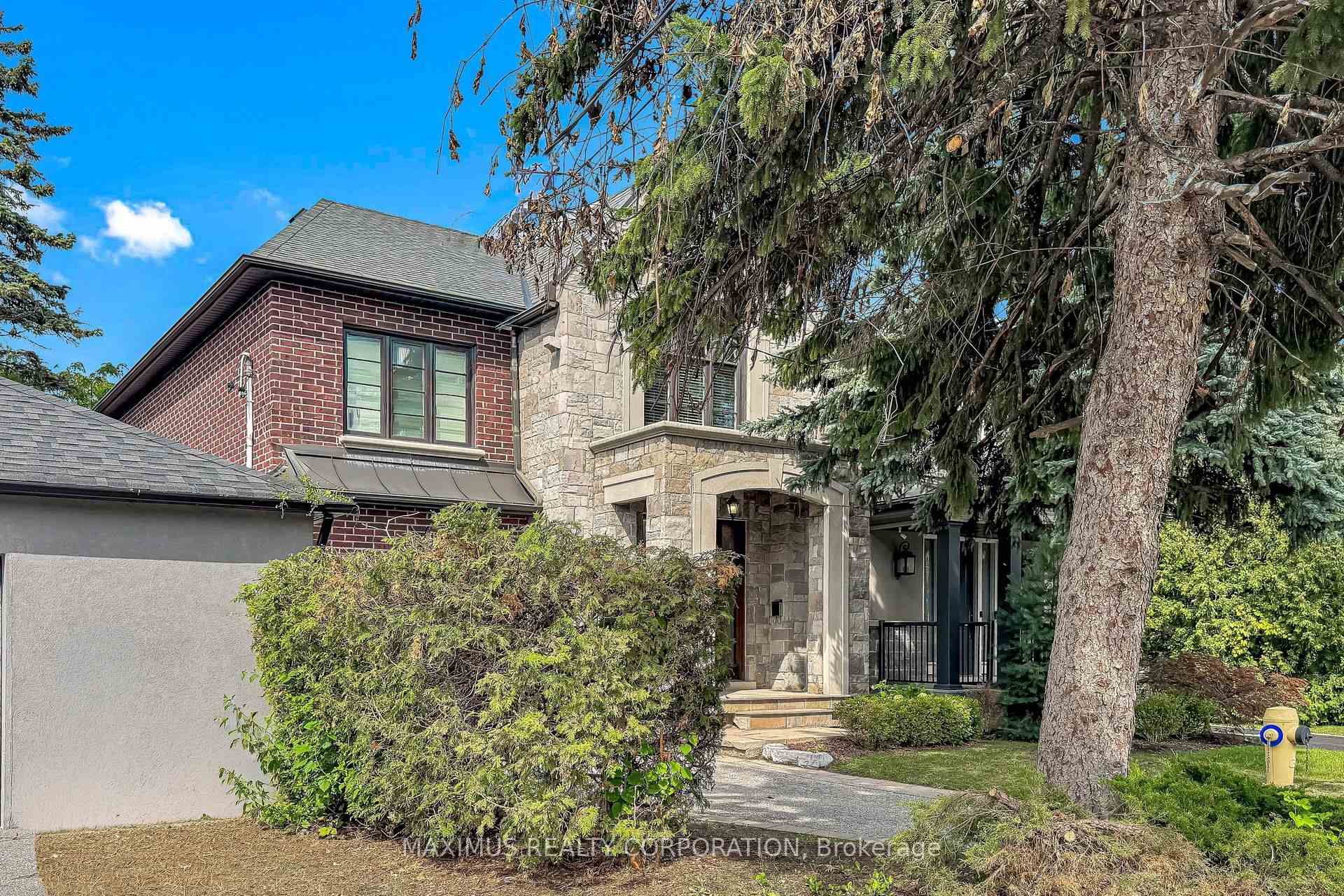 Photo 3 of 24 Brussels Street, Etobicoke, Stonegate-Queensway — HOMEH