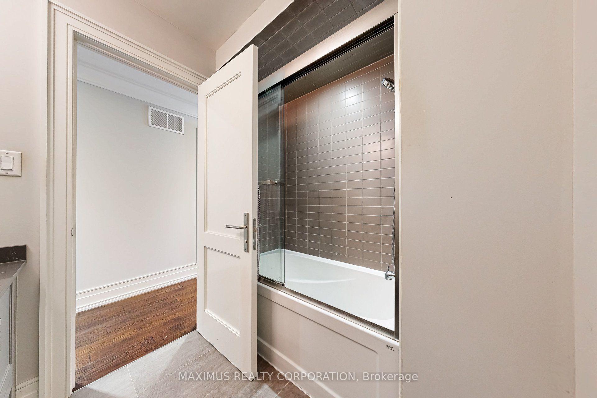 Photo 33 of 24 Brussels Street, Etobicoke, Stonegate-Queensway — HOMEH