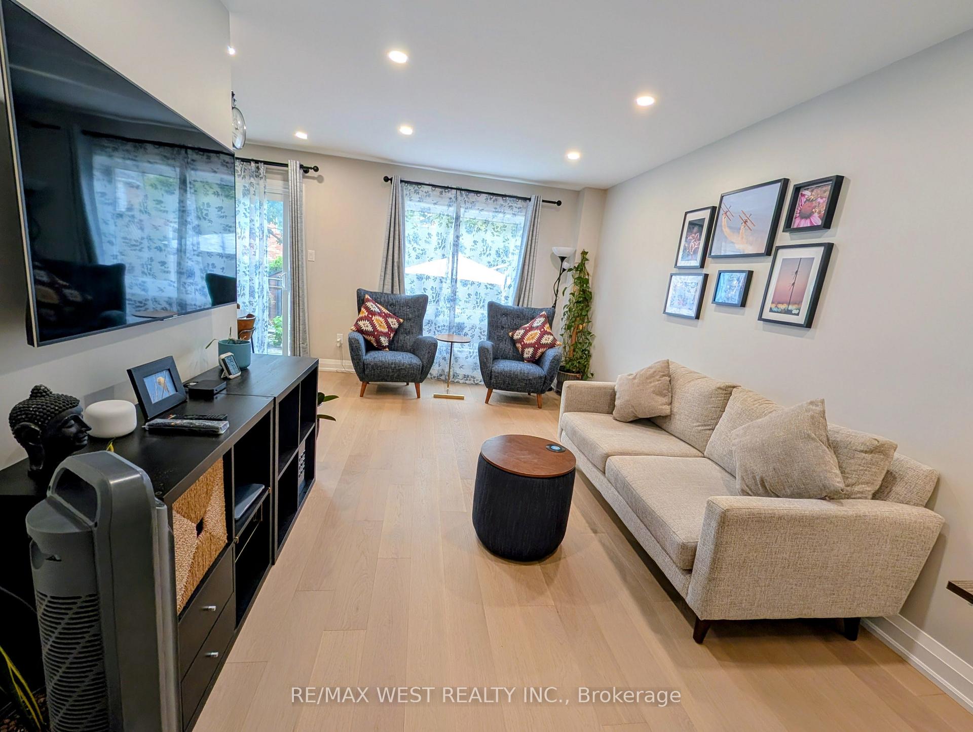 Photo 7 of 2213 Ridge Landing, Oakville, West Oak Trails — HOMEH