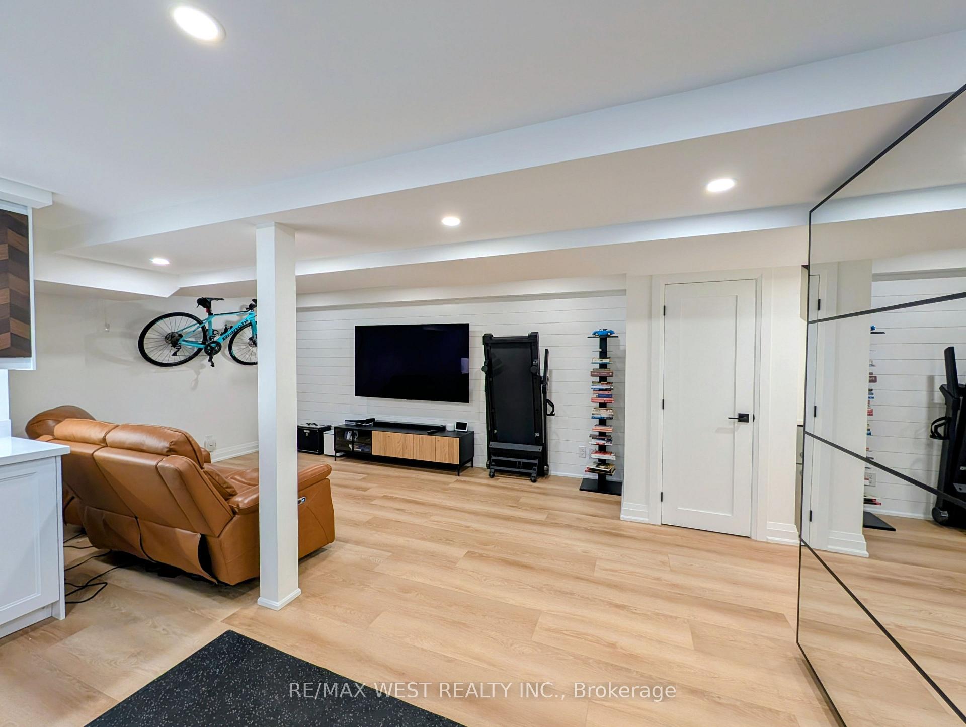 Photo 30 of 2213 Ridge Landing, Oakville, West Oak Trails — HOMEH