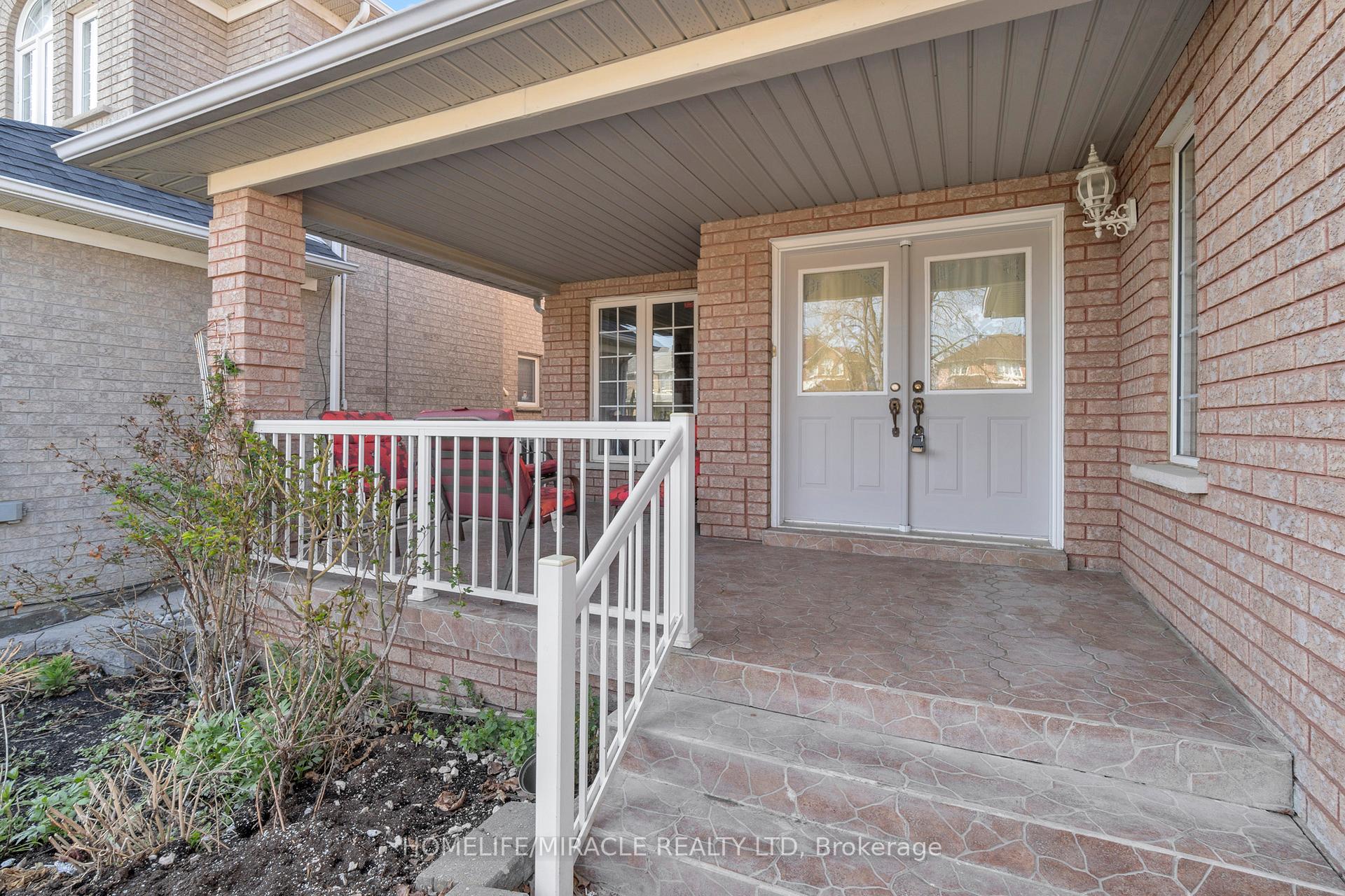 Photo 6 of 18 Hartwell Gate, Brampton, Sandringham-Wellington — HOMEH