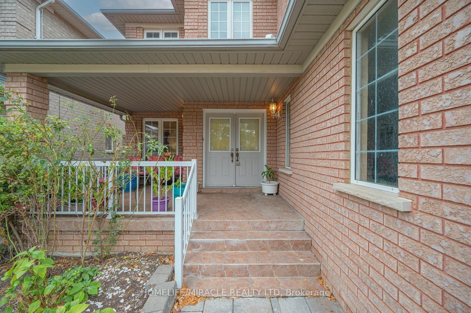 Photo 13 of 18 Hartwell Gate, Brampton, Sandringham-Wellington — HOMEH