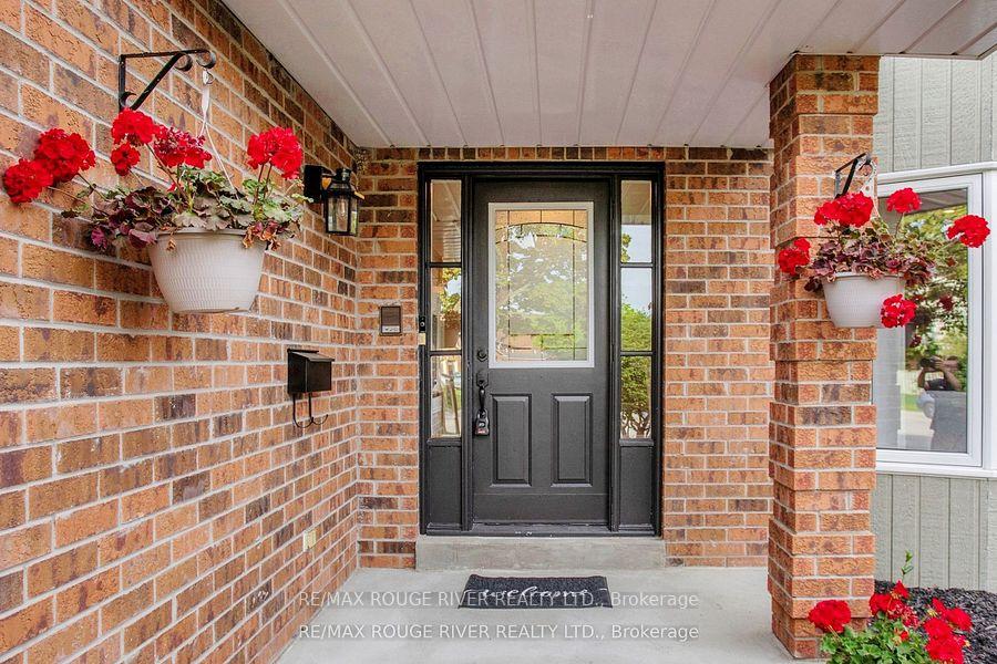 Photo 3 of 1110 Timber Court, Pickering, Liverpool — HOMEH
