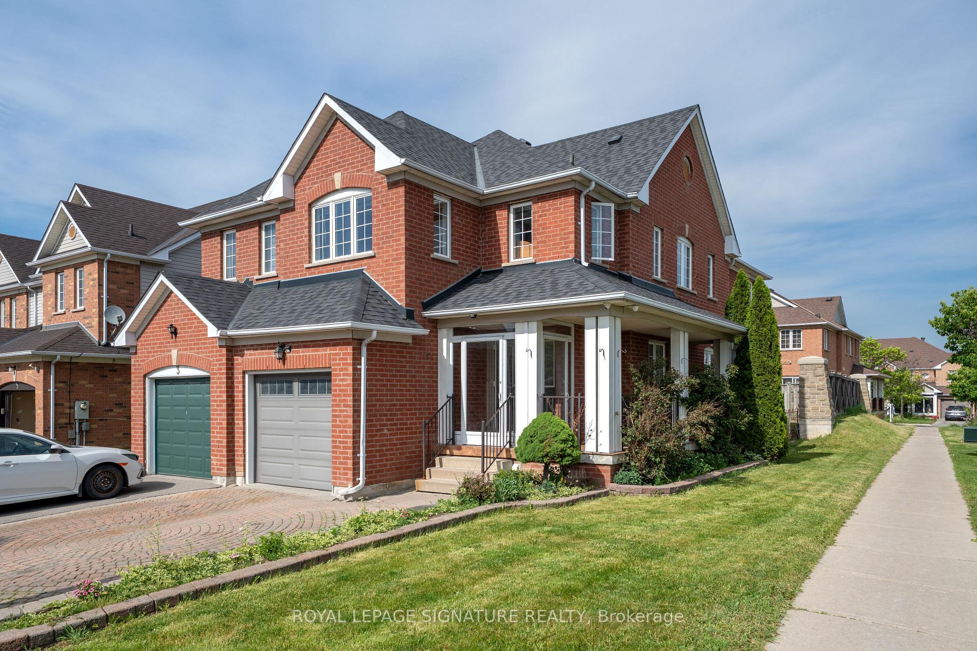 Photo 3 of 1 Holloway Road, Markham, Cedarwood — HOMEH