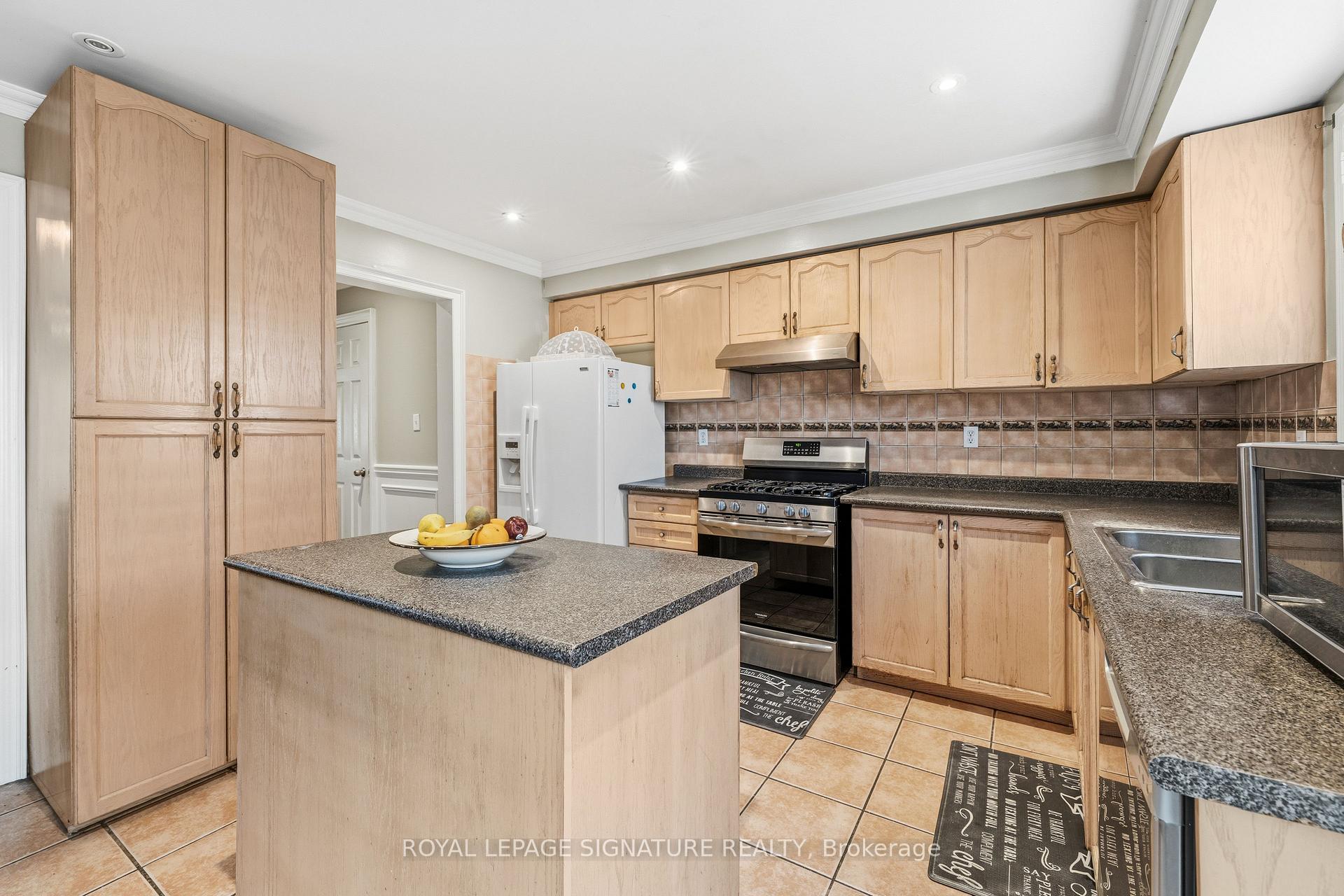 Photo 13 of 1 Holloway Road, Markham, Cedarwood — HOMEH