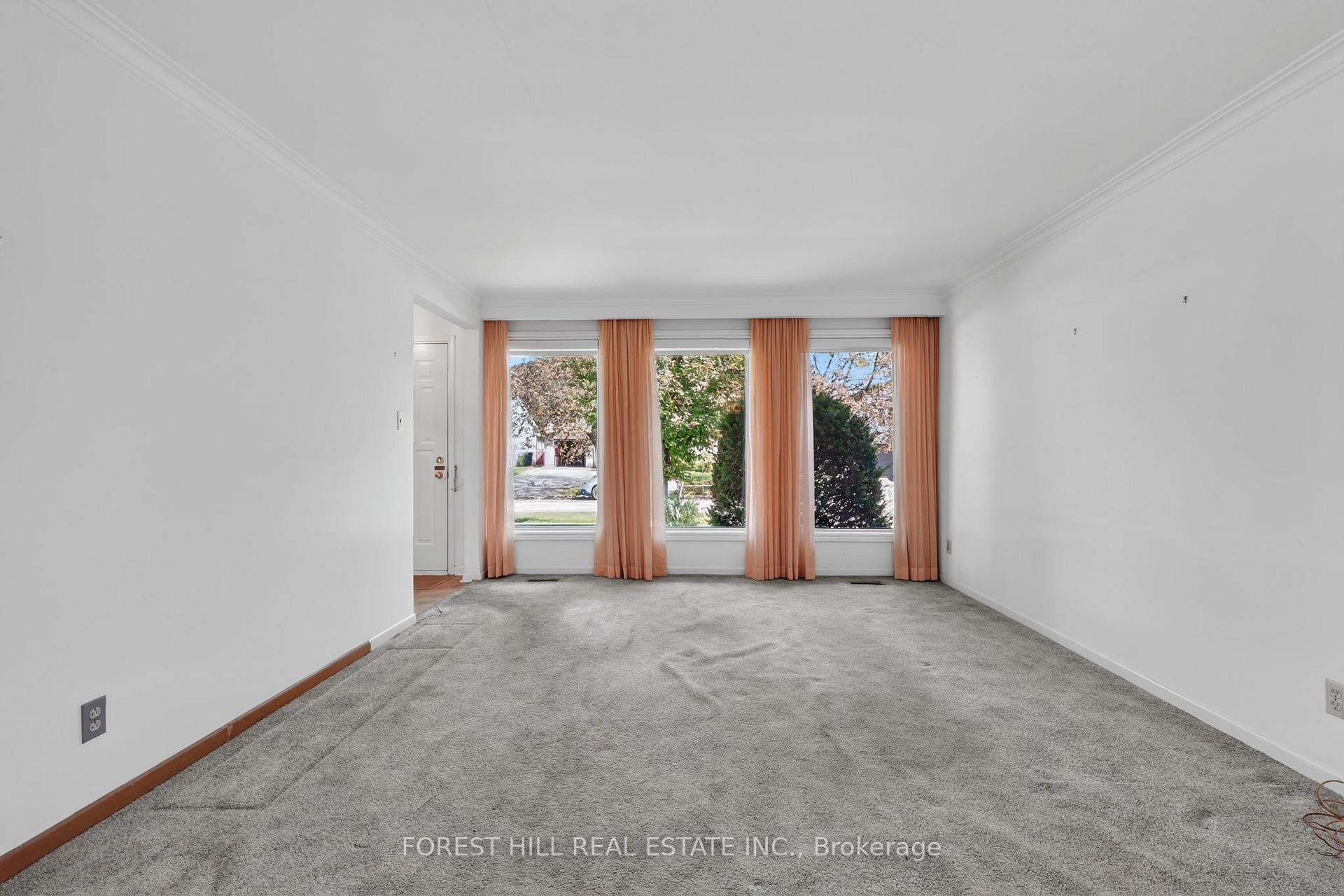 Photo 5 of 4 Glenstroke Drive, Scarborough, Agincourt South-Malvern West — HOMEH