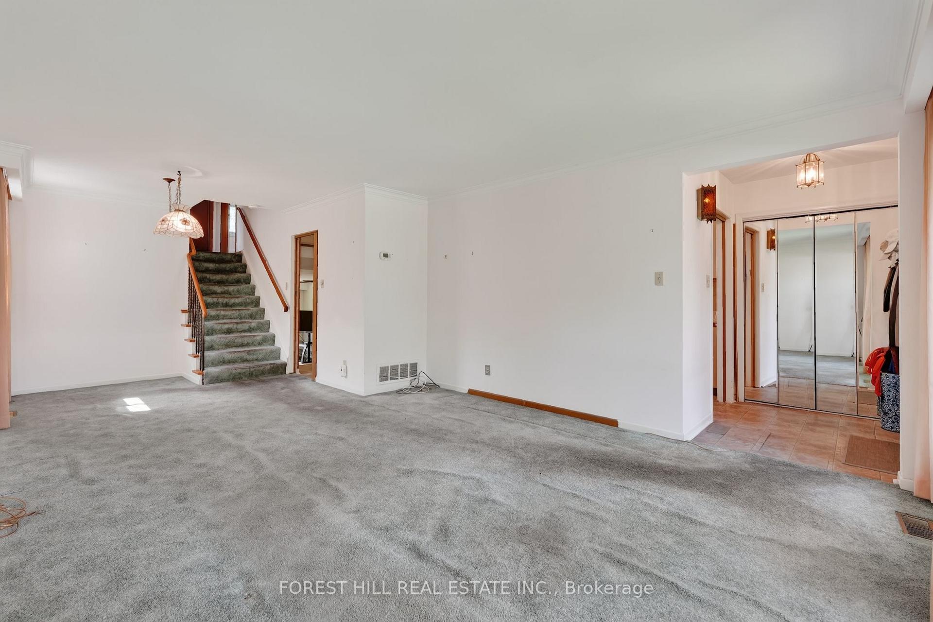 Photo 6 of 4 Glenstroke Drive, Scarborough, Agincourt South-Malvern West — HOMEH