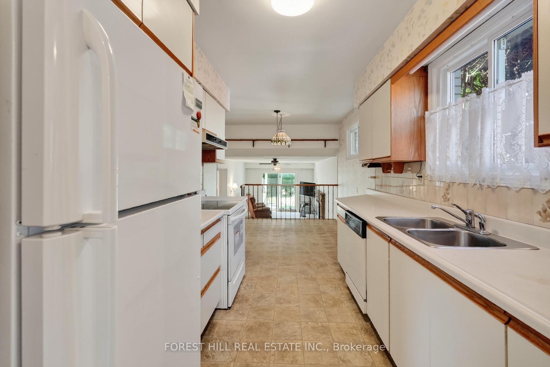 Photo 8 of 4 Glenstroke Drive, Scarborough, Agincourt South-Malvern West — HOMEH