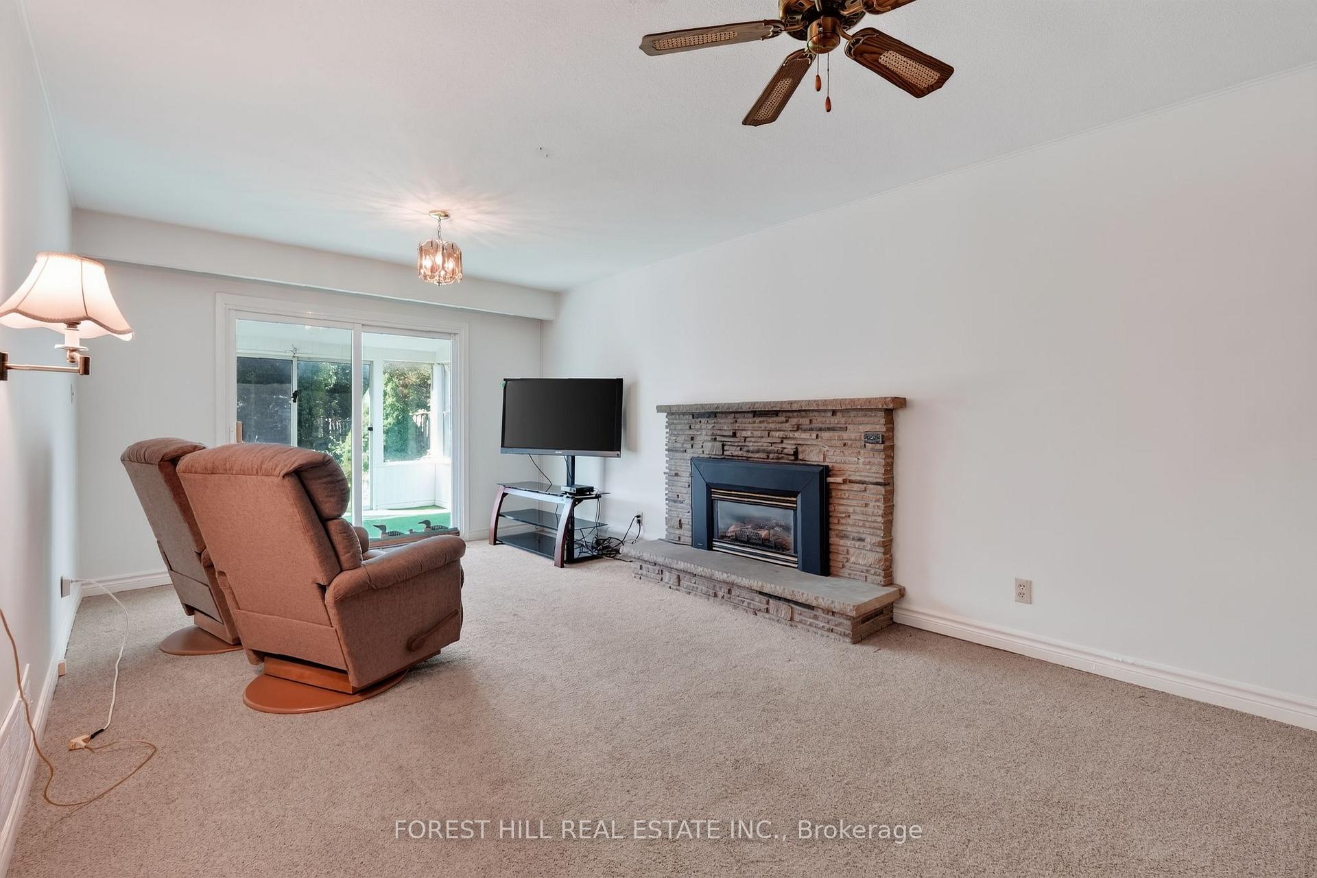 Photo 10 of 4 Glenstroke Drive, Scarborough, Agincourt South-Malvern West — HOMEH
