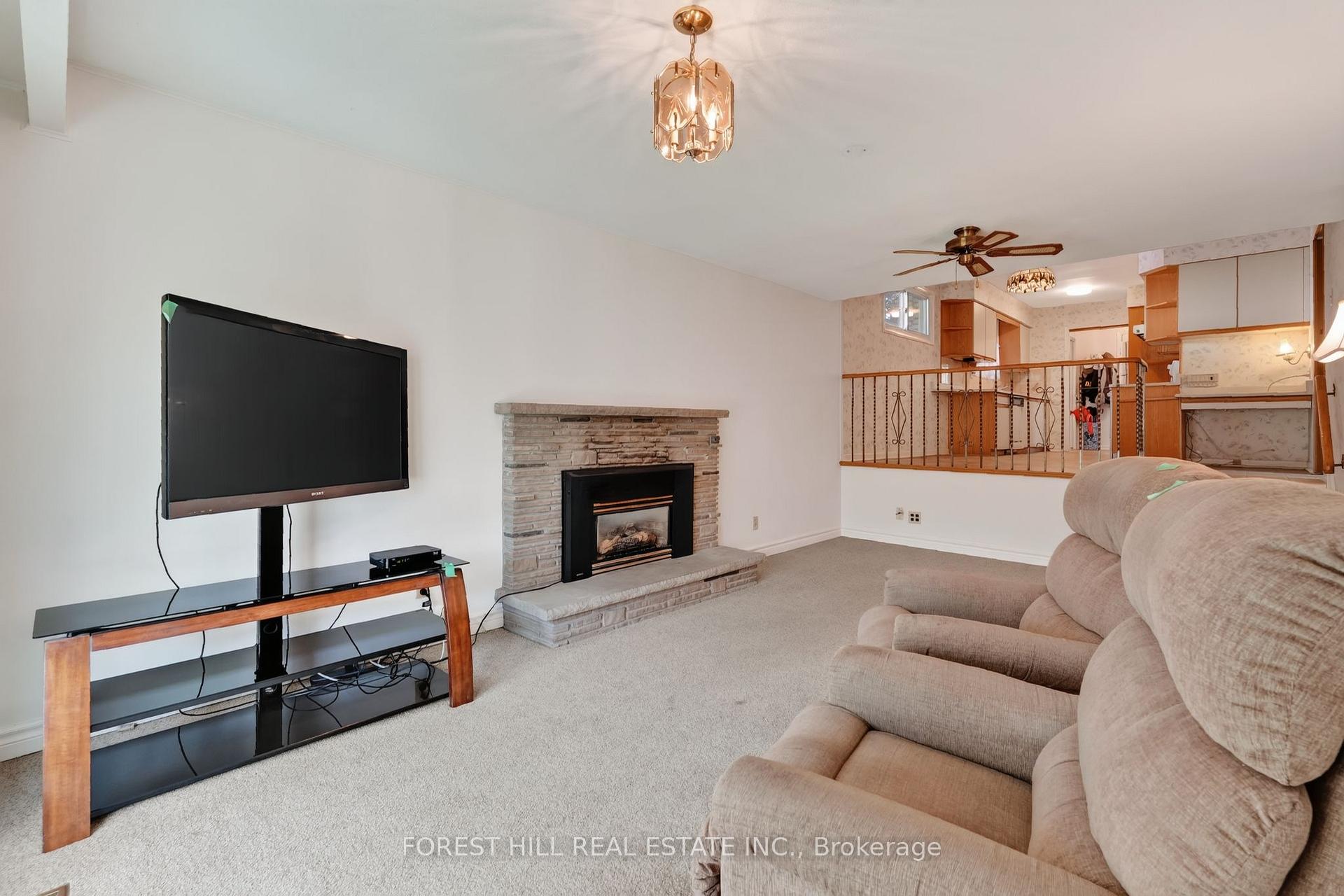 Photo 11 of 4 Glenstroke Drive, Scarborough, Agincourt South-Malvern West — HOMEH