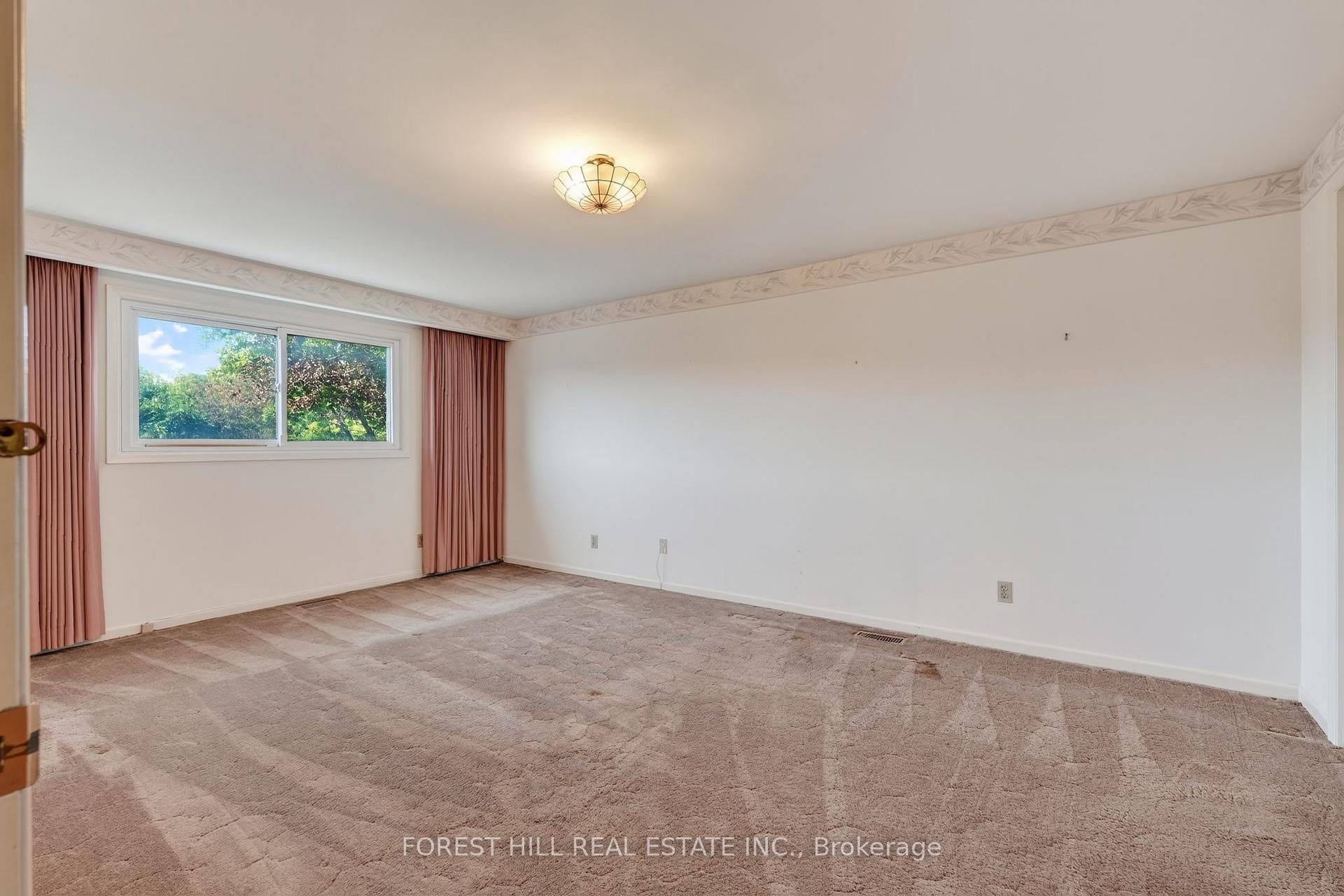 Photo 16 of 4 Glenstroke Drive, Scarborough, Agincourt South-Malvern West — HOMEH