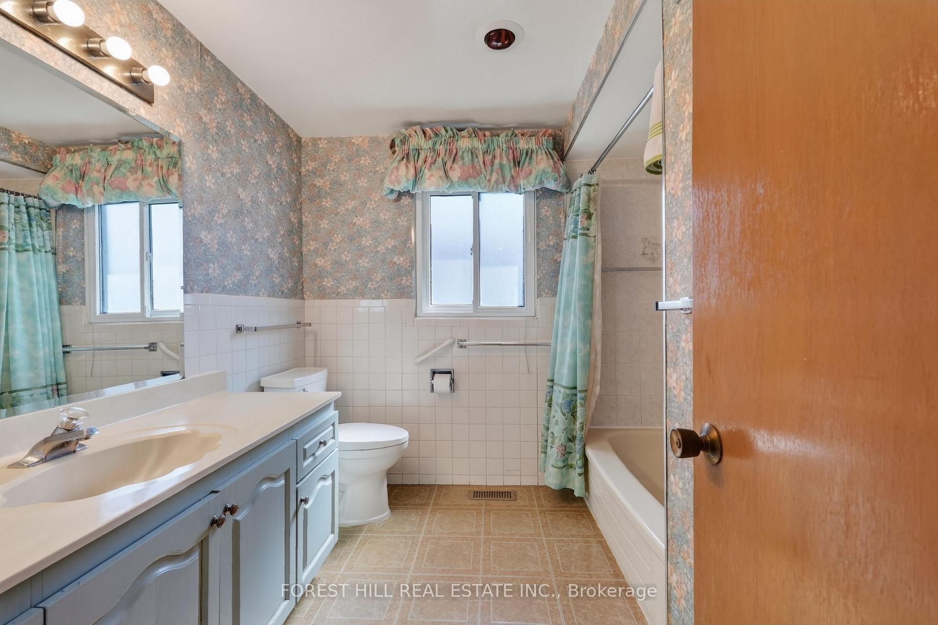 Photo 19 of 4 Glenstroke Drive, Scarborough, Agincourt South-Malvern West — HOMEH