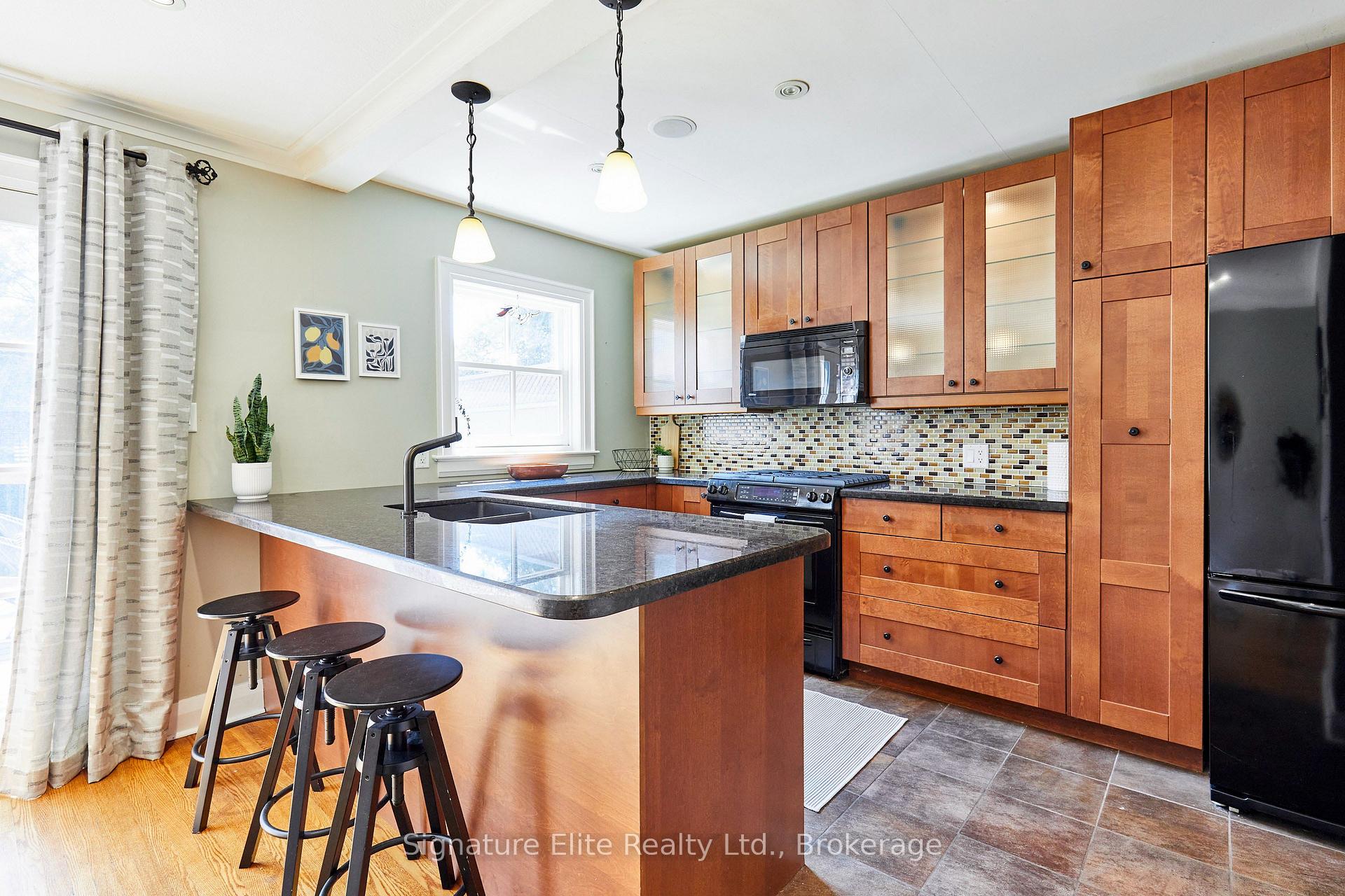 Photo 9 of 153 Parkhurst Boulevard, Toronto, Leaside — HOMEH
