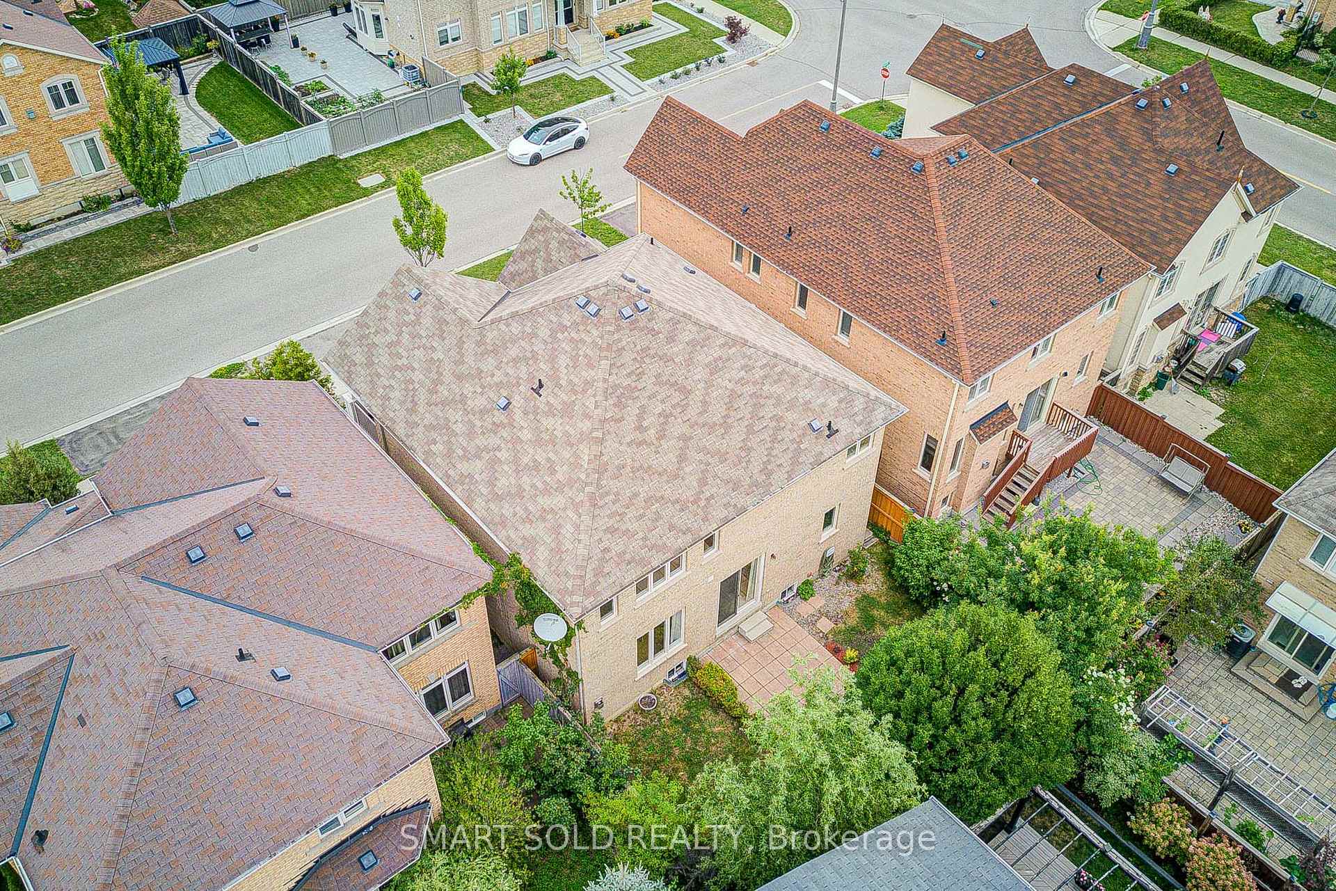 Photo 4 of 47 Township Avenue, Richmond Hill, Jefferson — HOMEH