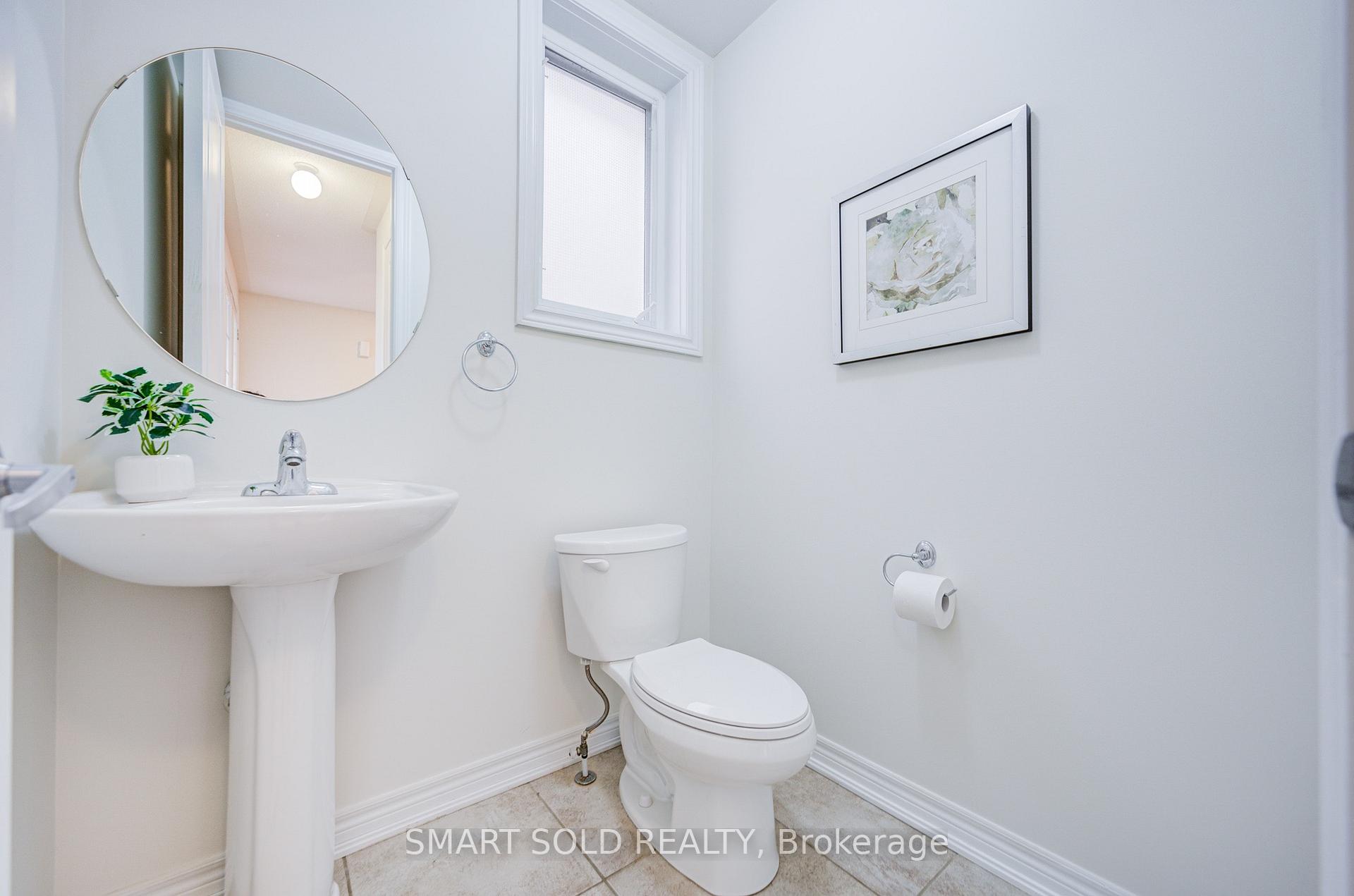 Photo 10 of 47 Township Avenue, Richmond Hill, Jefferson — HOMEH