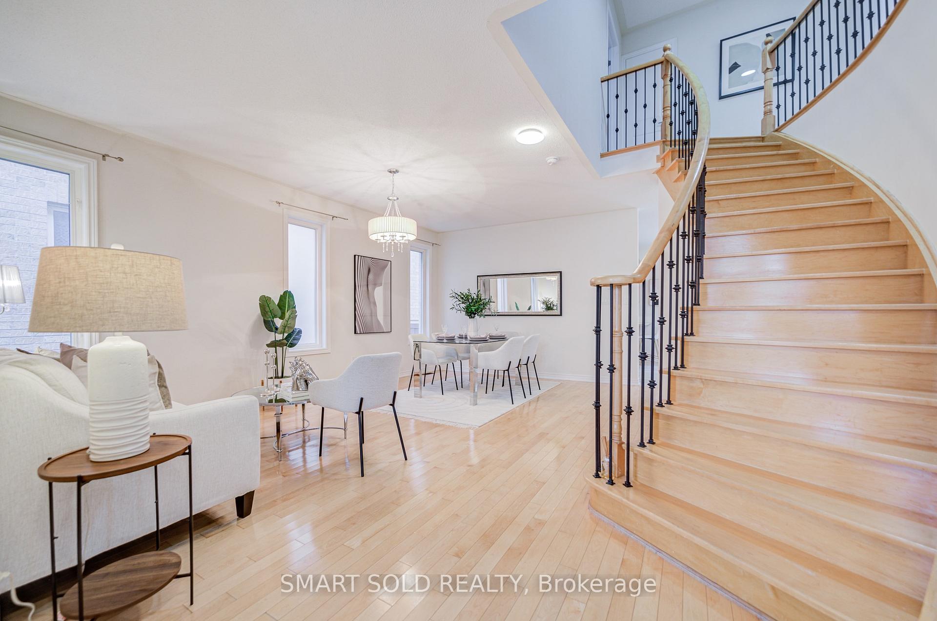 Photo 11 of 47 Township Avenue, Richmond Hill, Jefferson — HOMEH