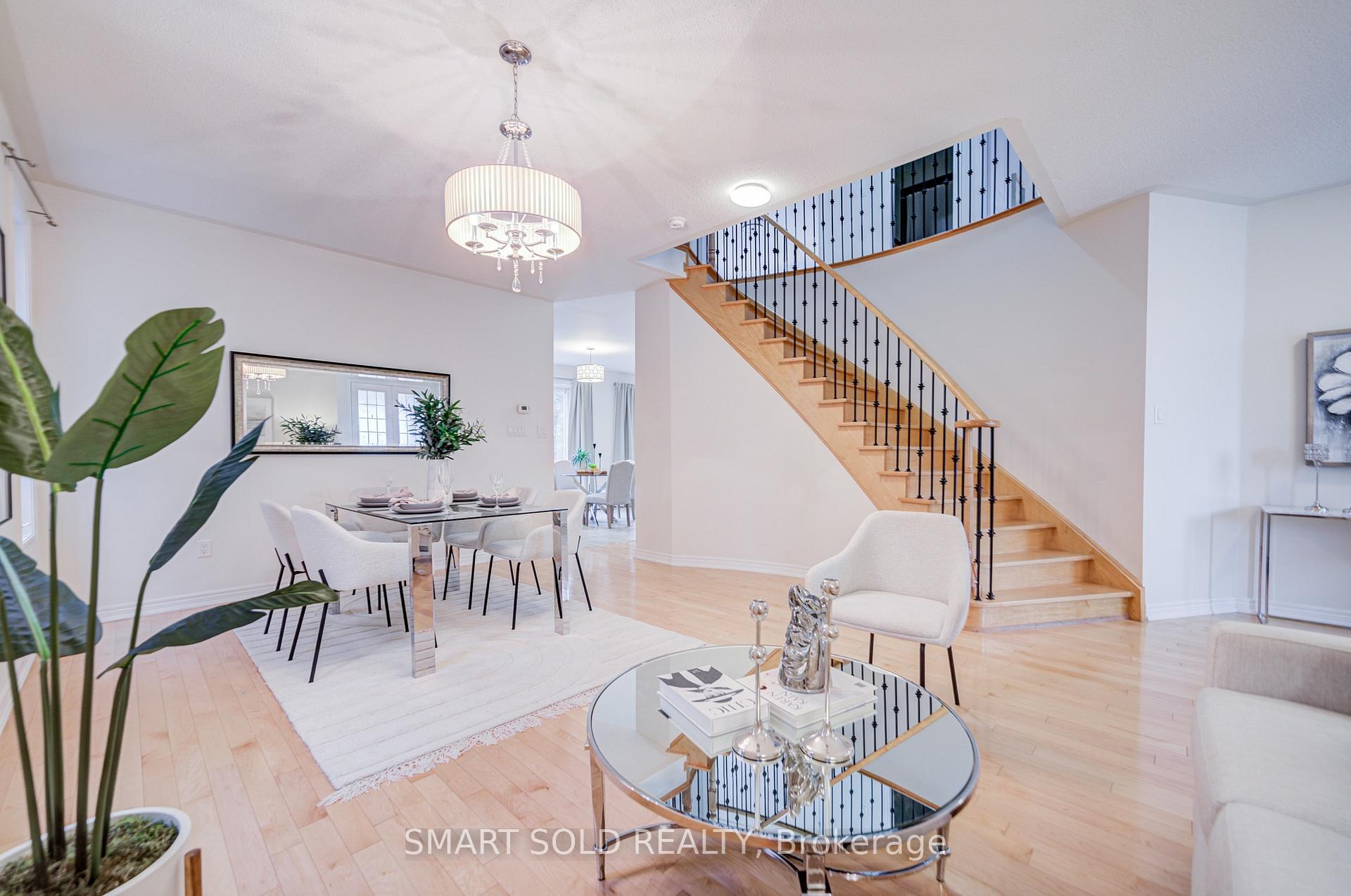 Photo 13 of 47 Township Avenue, Richmond Hill, Jefferson — HOMEH