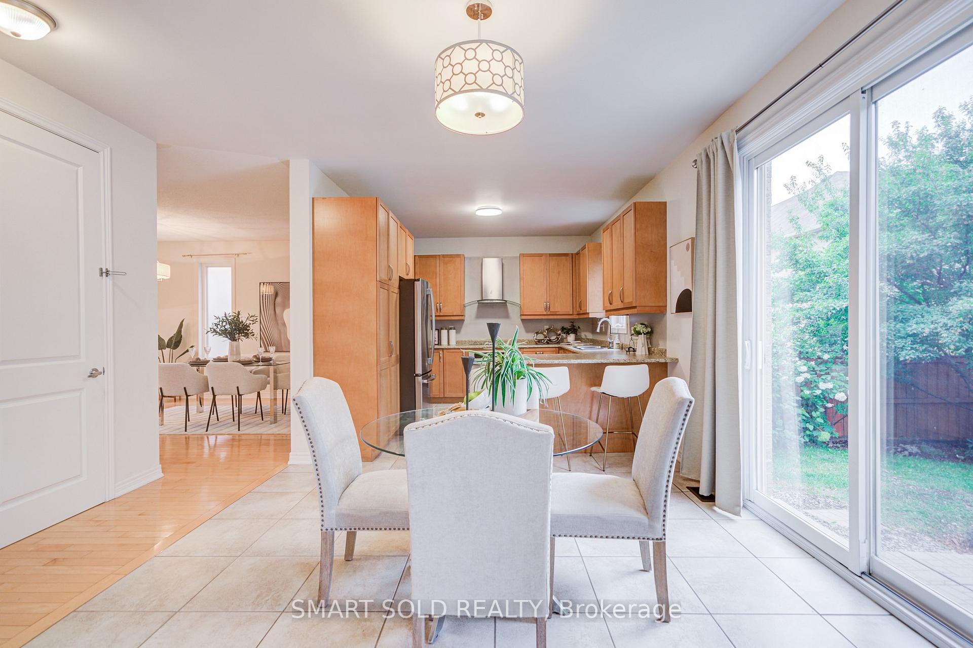 Photo 19 of 47 Township Avenue, Richmond Hill, Jefferson — HOMEH