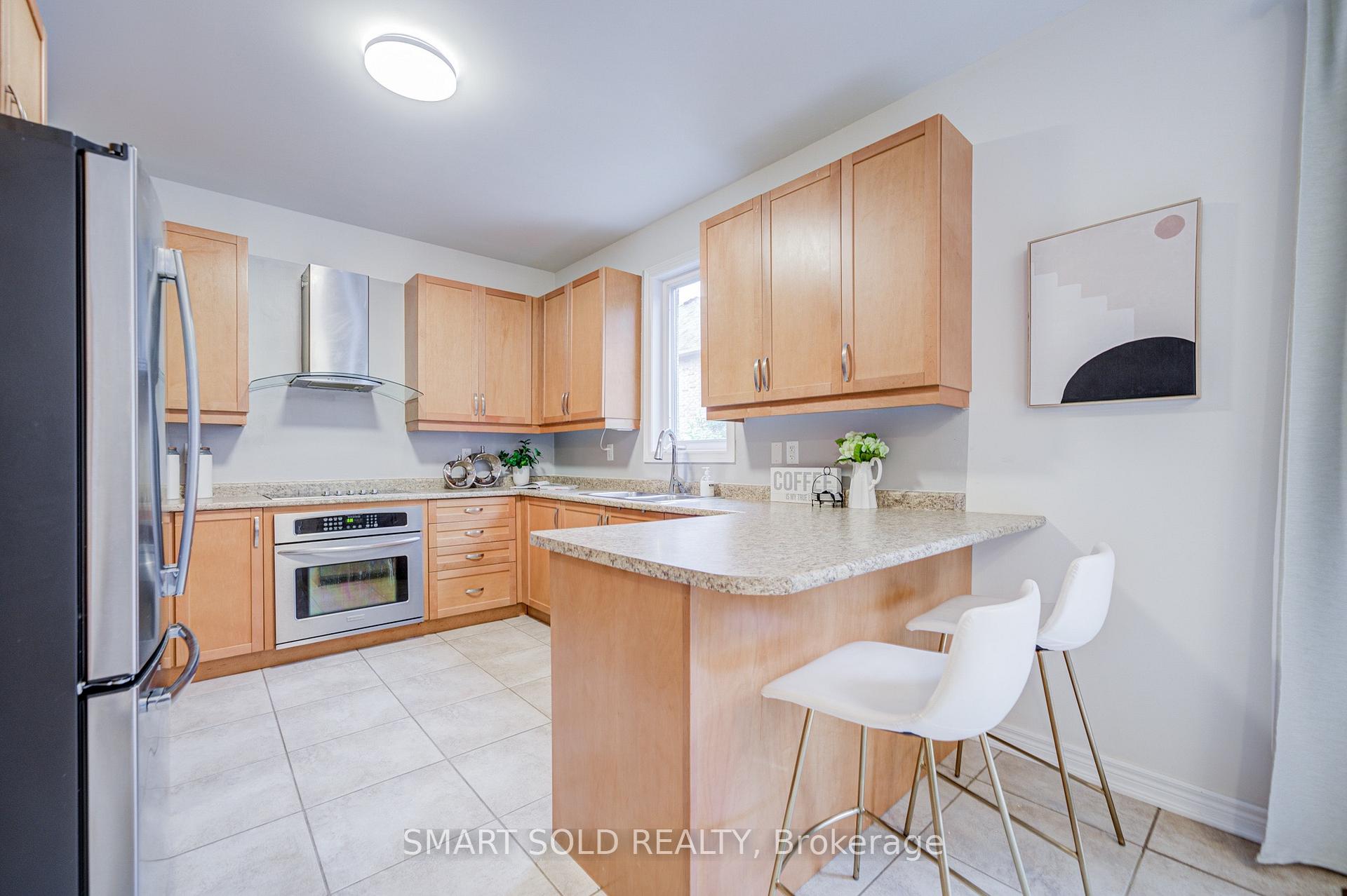 Photo 21 of 47 Township Avenue, Richmond Hill, Jefferson — HOMEH