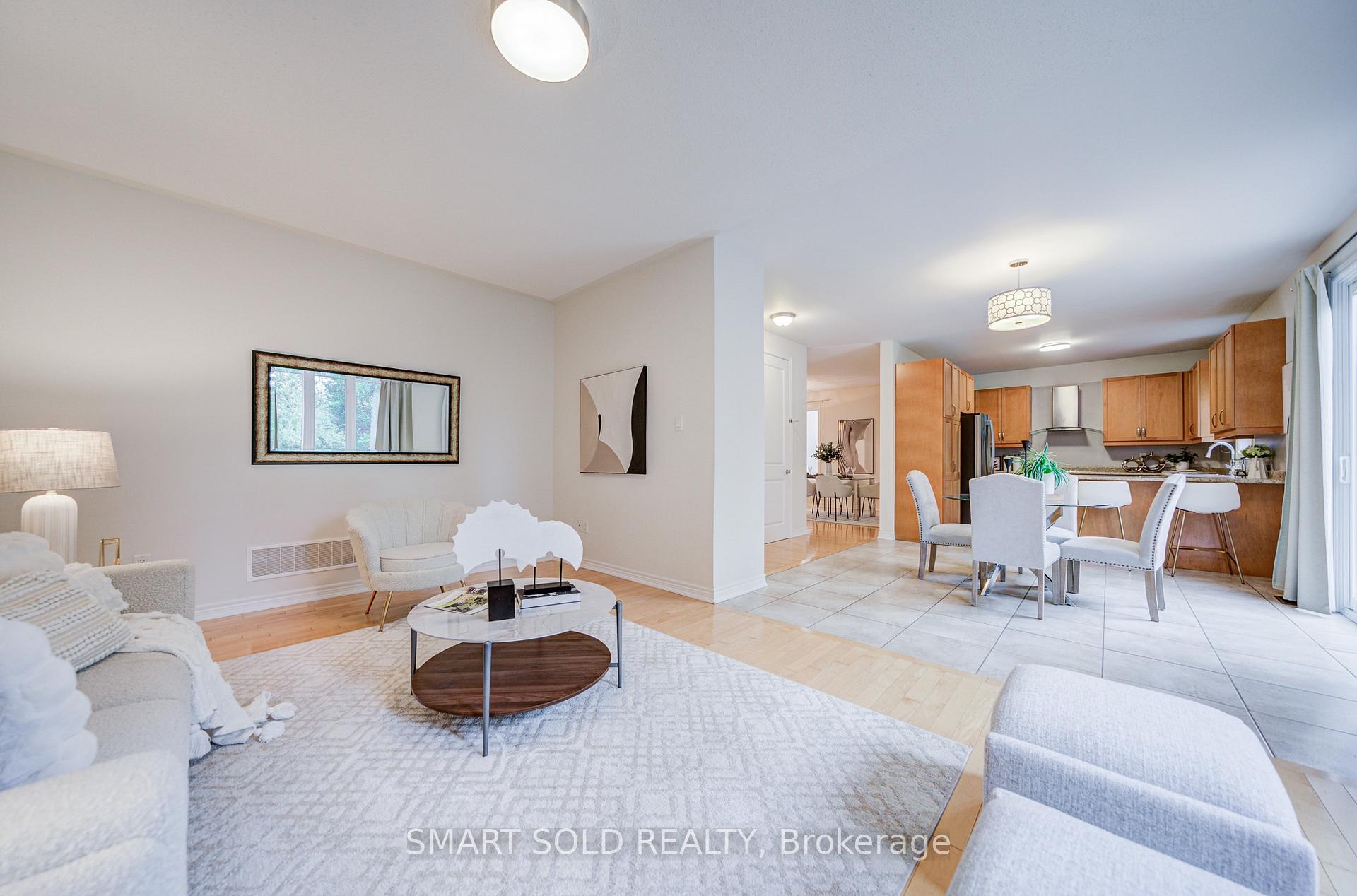 Photo 28 of 47 Township Avenue, Richmond Hill, Jefferson — HOMEH