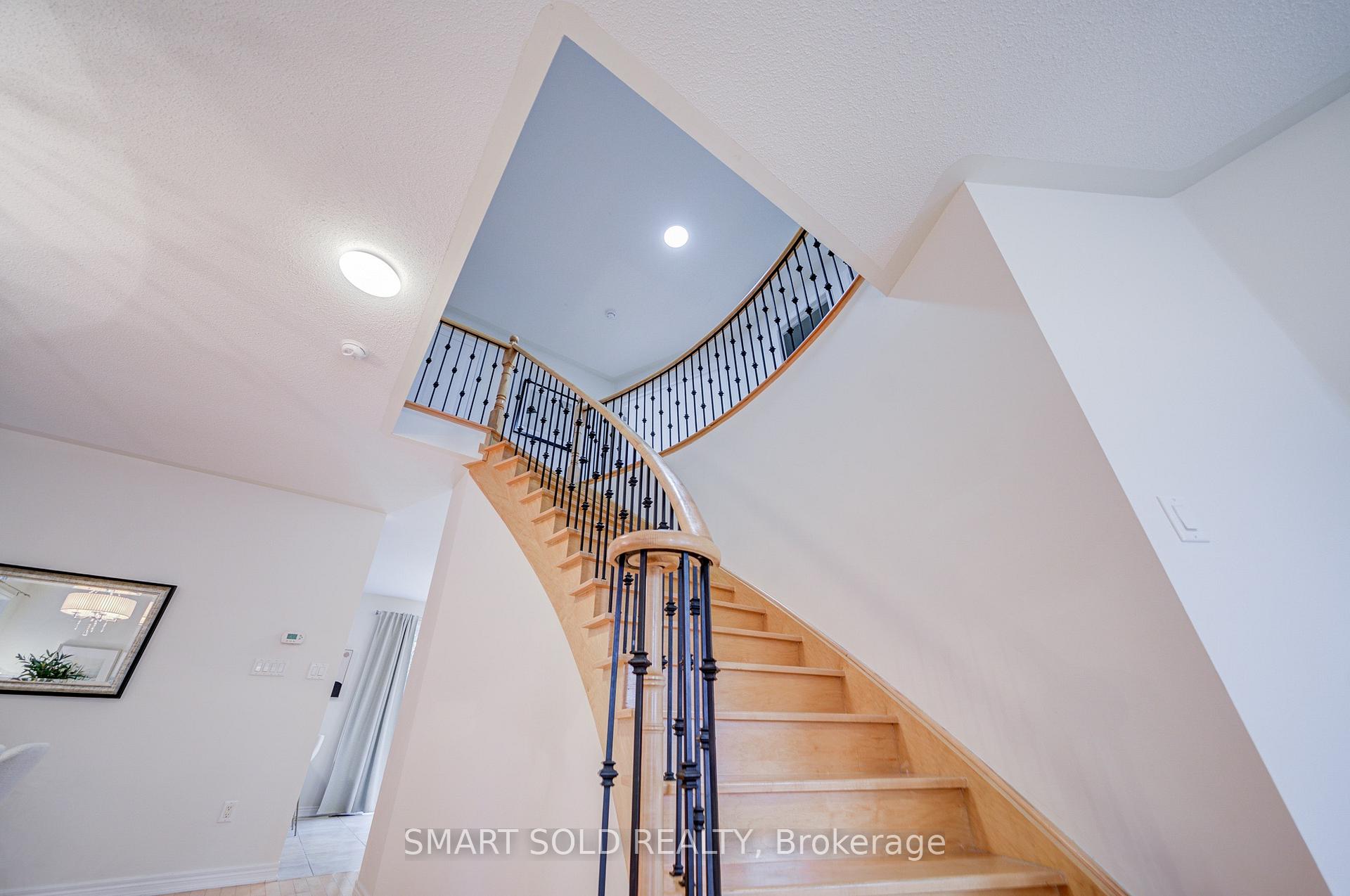 Photo 30 of 47 Township Avenue, Richmond Hill, Jefferson — HOMEH