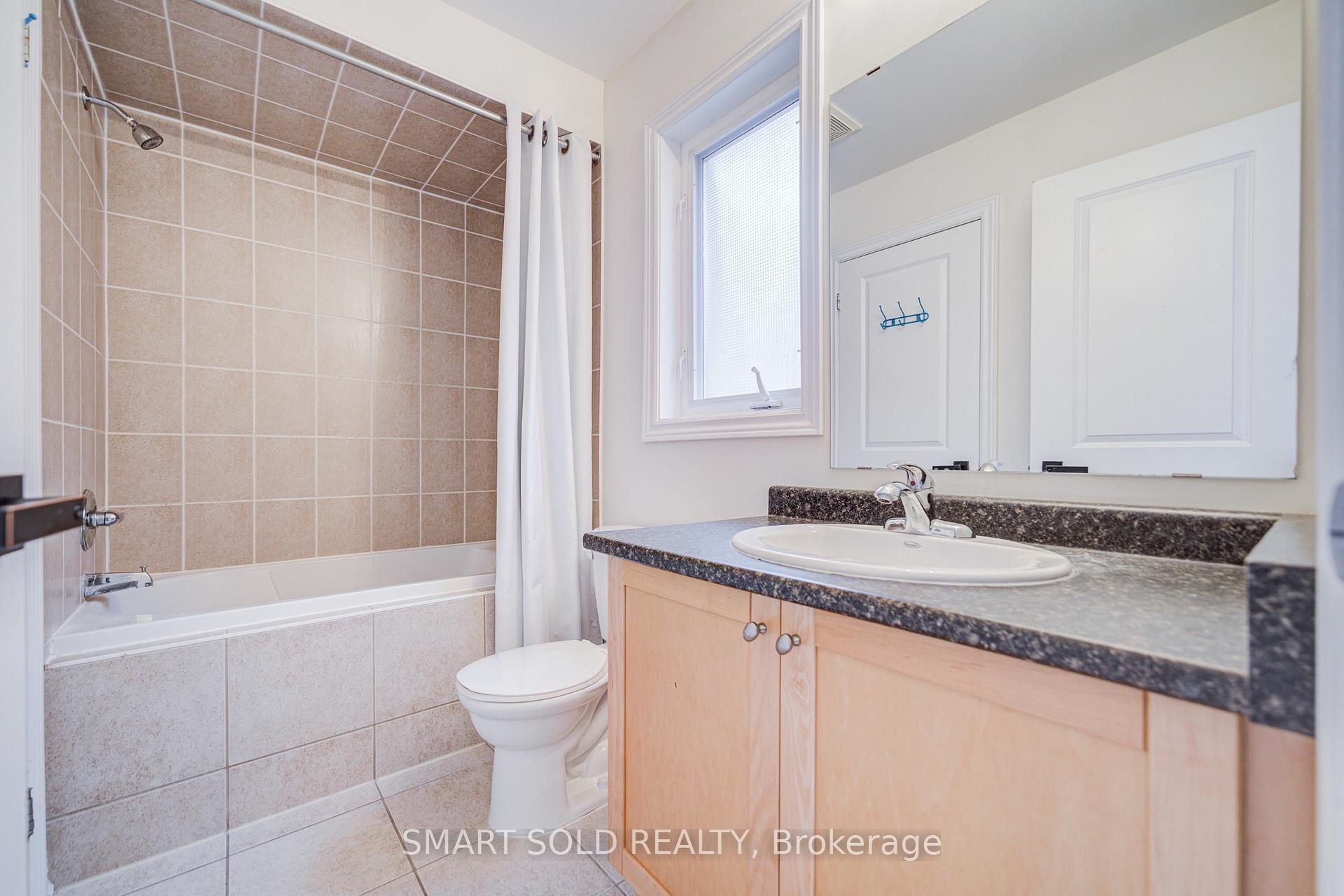 Photo 40 of 47 Township Avenue, Richmond Hill, Jefferson — HOMEH