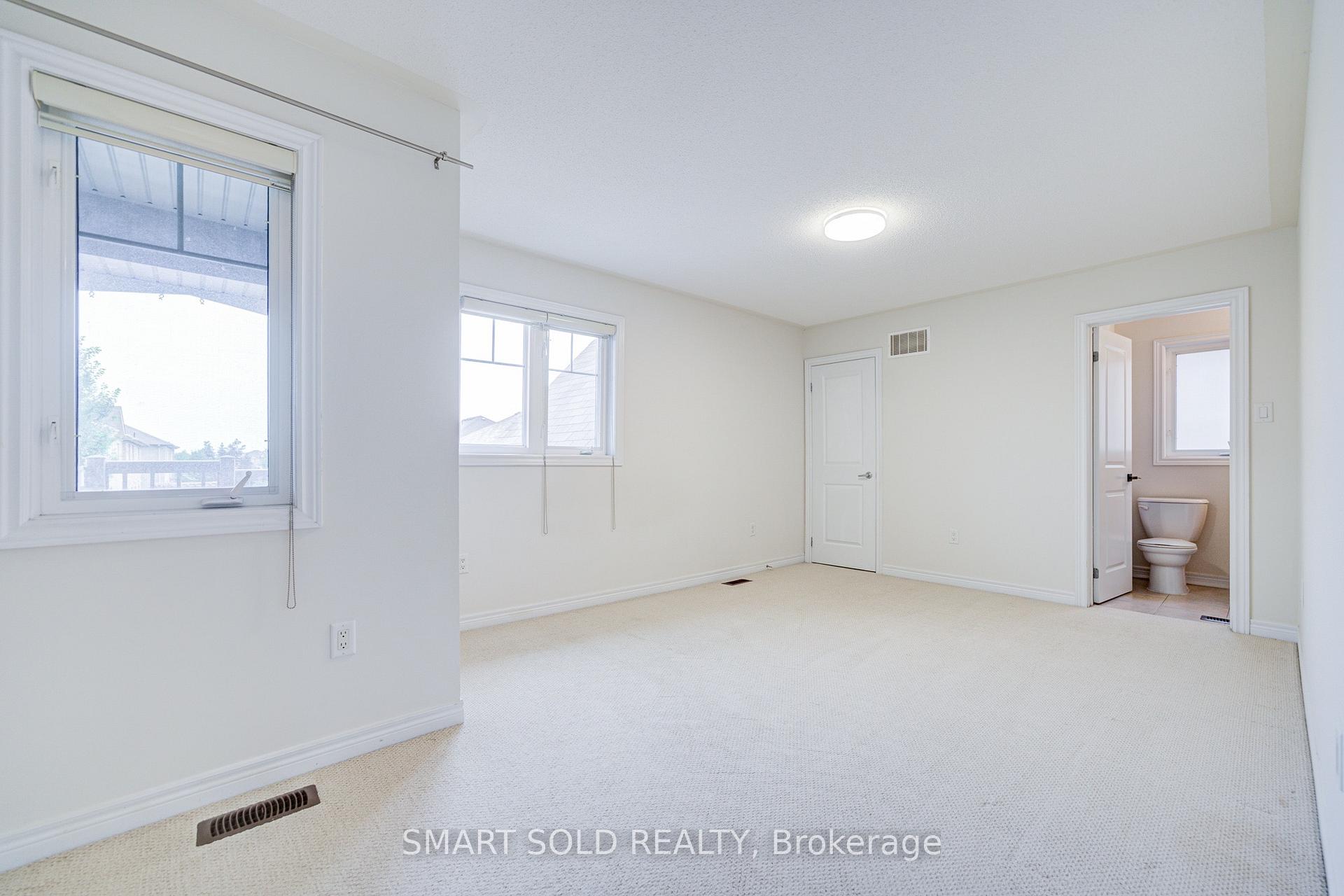 Photo 41 of 47 Township Avenue, Richmond Hill, Jefferson — HOMEH