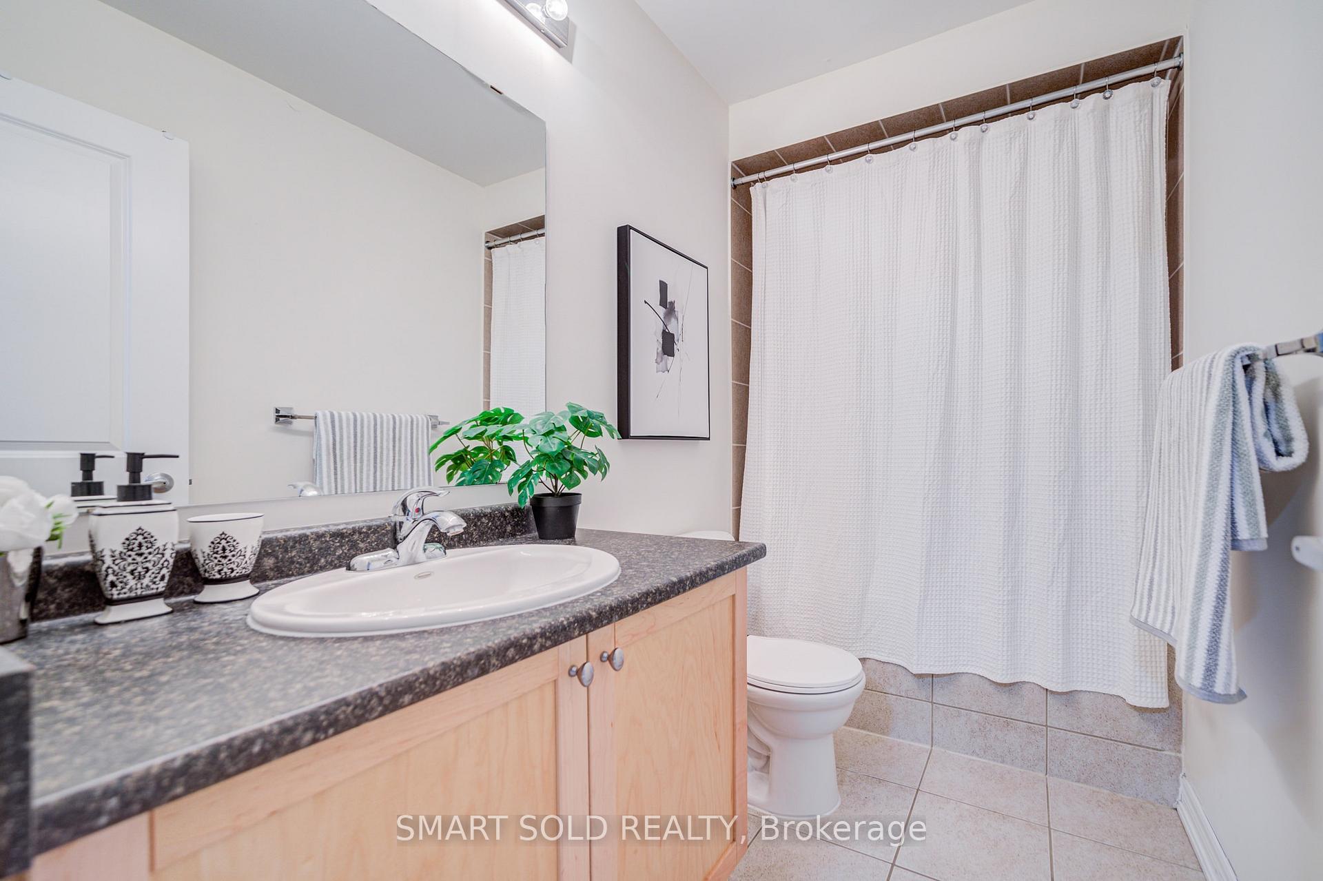 Photo 43 of 47 Township Avenue, Richmond Hill, Jefferson — HOMEH