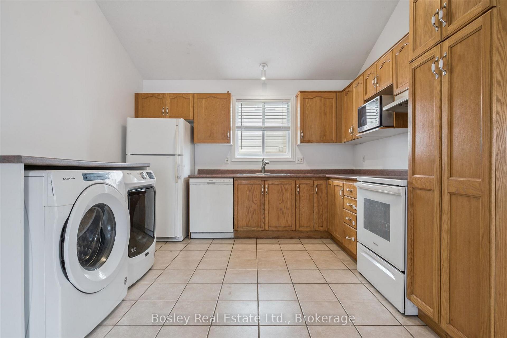 Photo 13 of 4 Hayward Crescent, Guelph, Clairfields/Hanlon Business Park — HOMEH