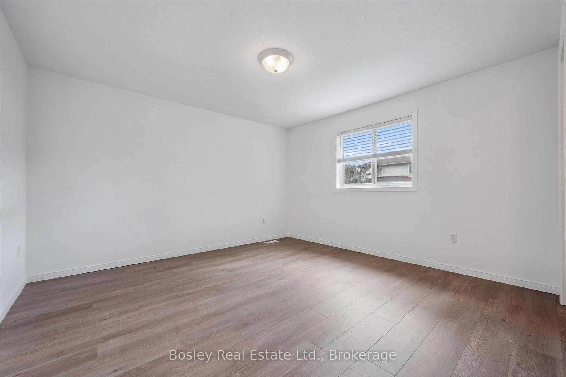 Photo 19 of 4 Hayward Crescent, Guelph, Clairfields/Hanlon Business Park — HOMEH