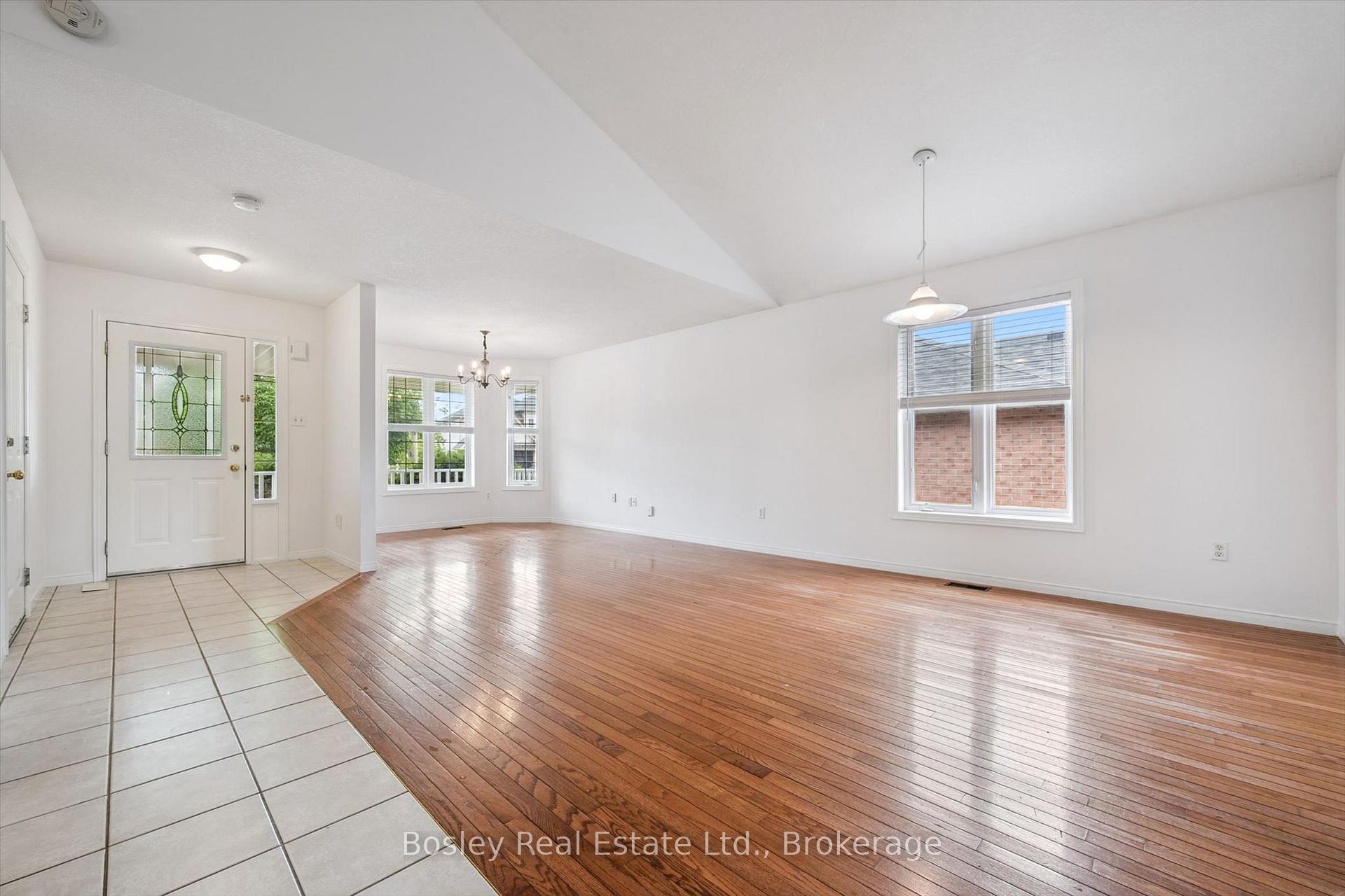 Photo 23 of 4 Hayward Crescent, Guelph, Clairfields/Hanlon Business Park — HOMEH