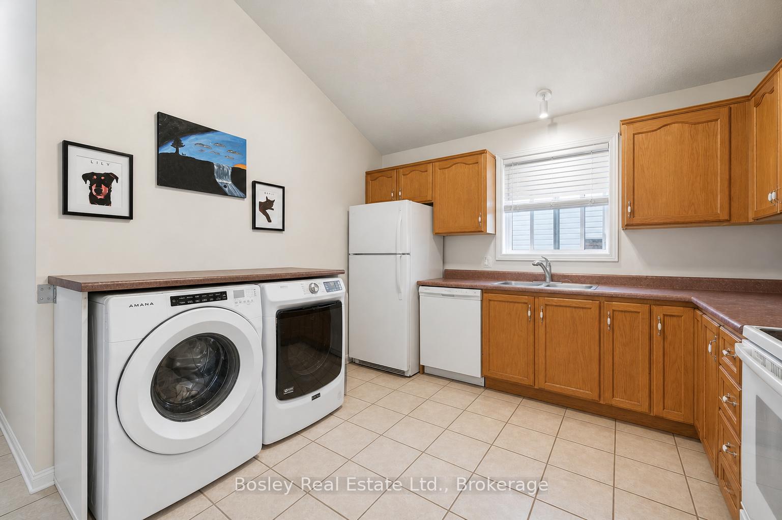Photo 24 of 4 Hayward Crescent, Guelph, Clairfields/Hanlon Business Park — HOMEH