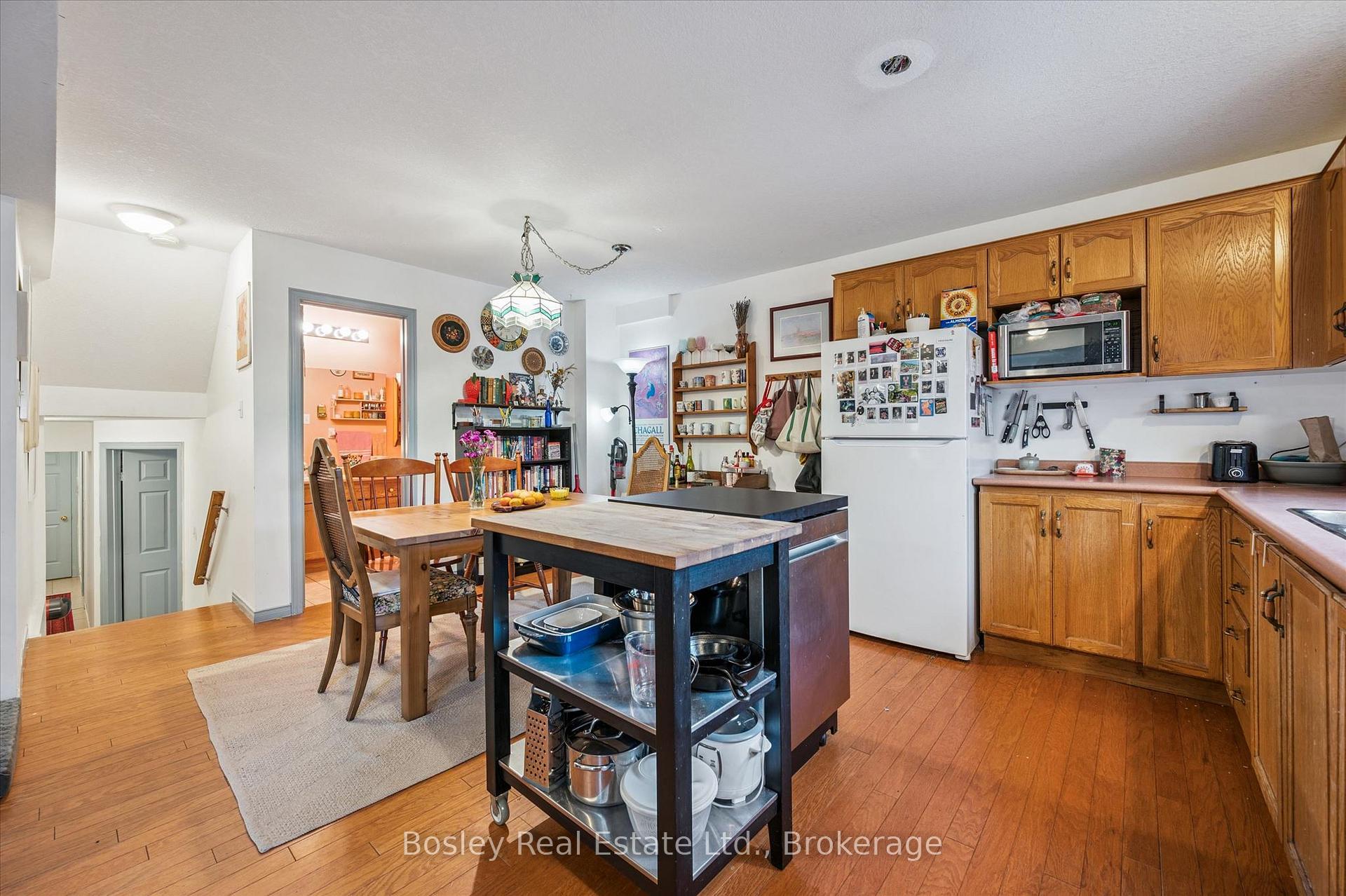 Photo 32 of 4 Hayward Crescent, Guelph, Clairfields/Hanlon Business Park — HOMEH