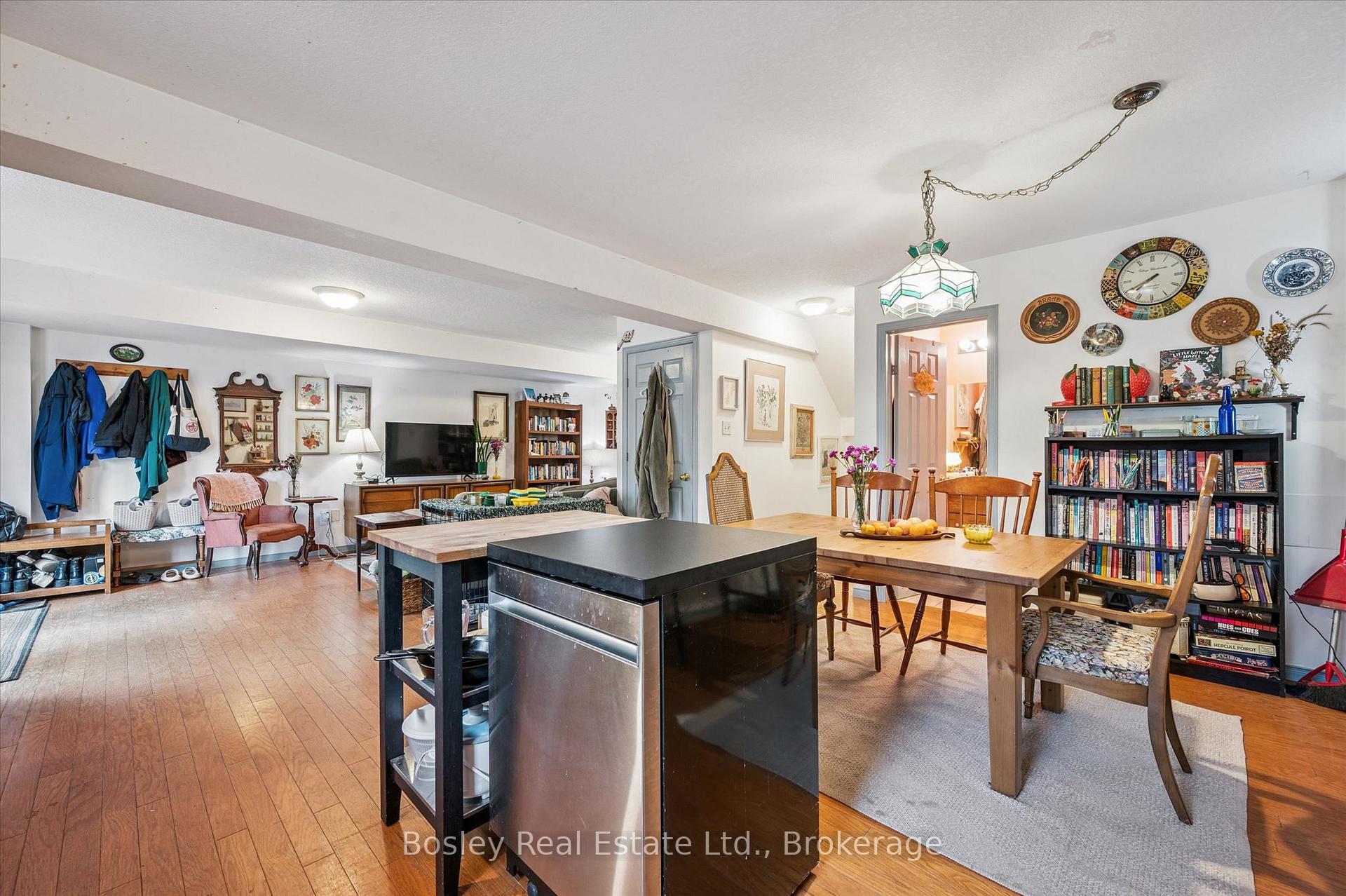 Photo 33 of 4 Hayward Crescent, Guelph, Clairfields/Hanlon Business Park — HOMEH
