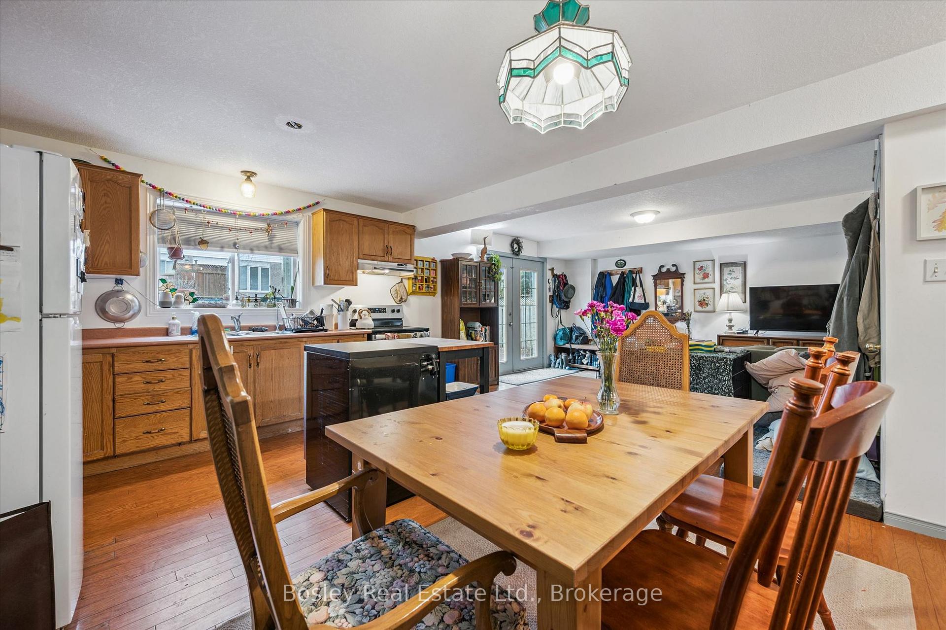 Photo 36 of 4 Hayward Crescent, Guelph, Clairfields/Hanlon Business Park — HOMEH