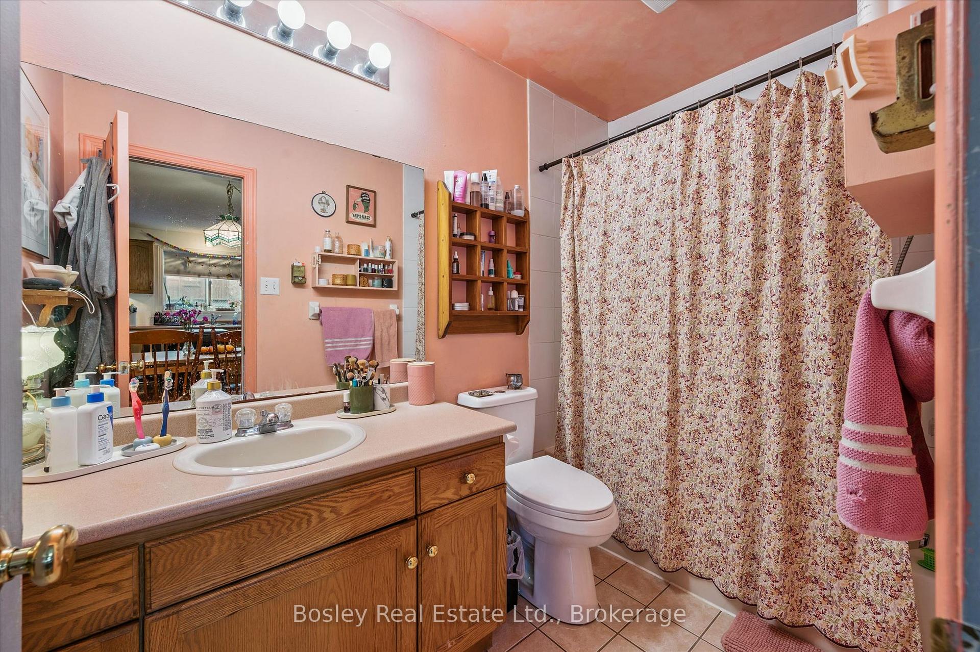 Photo 37 of 4 Hayward Crescent, Guelph, Clairfields/Hanlon Business Park — HOMEH