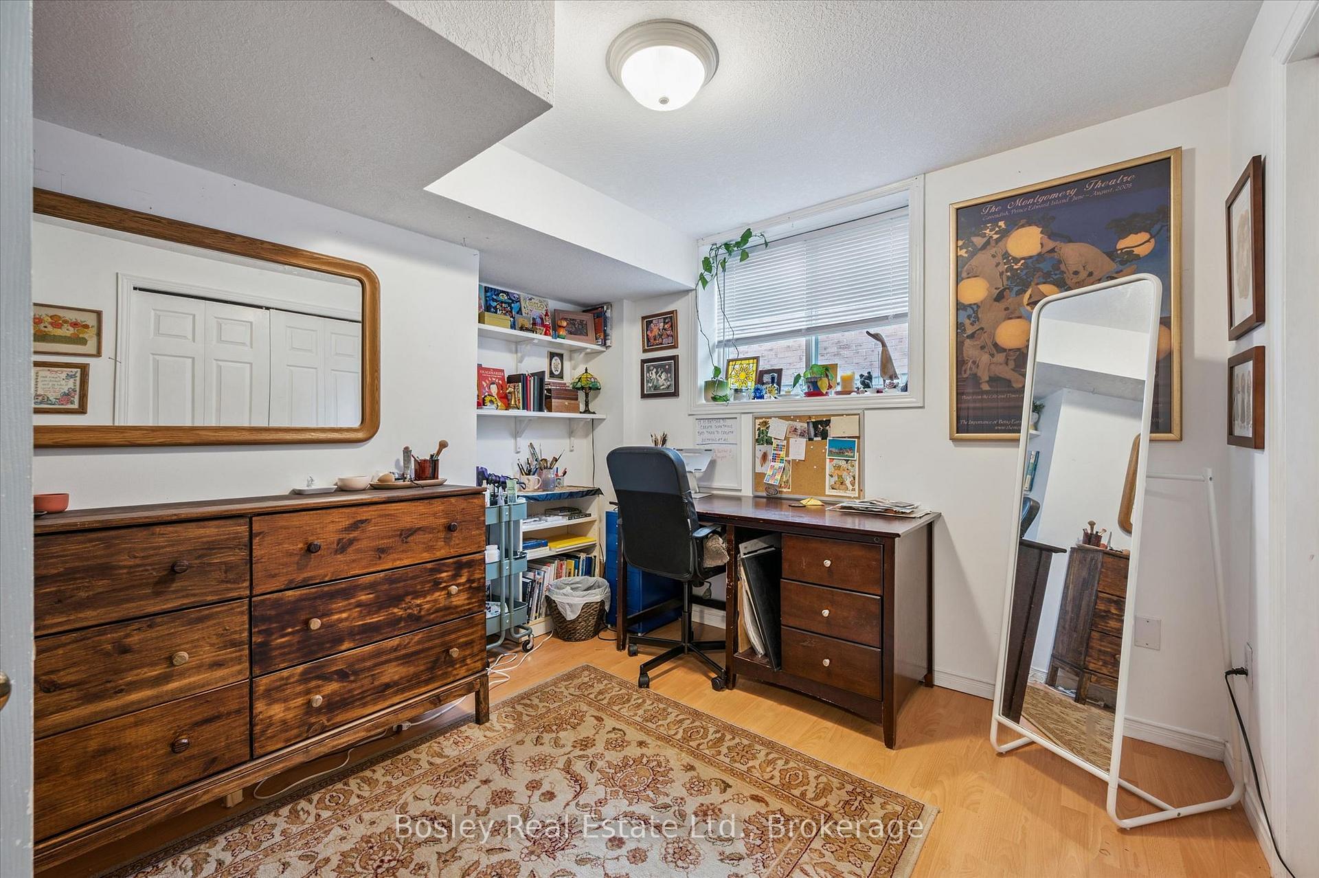 Photo 38 of 4 Hayward Crescent, Guelph, Clairfields/Hanlon Business Park — HOMEH