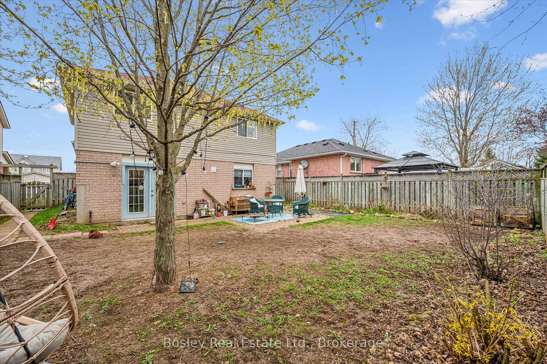 Photo 43 of 4 Hayward Crescent, Guelph, Clairfields/Hanlon Business Park — HOMEH