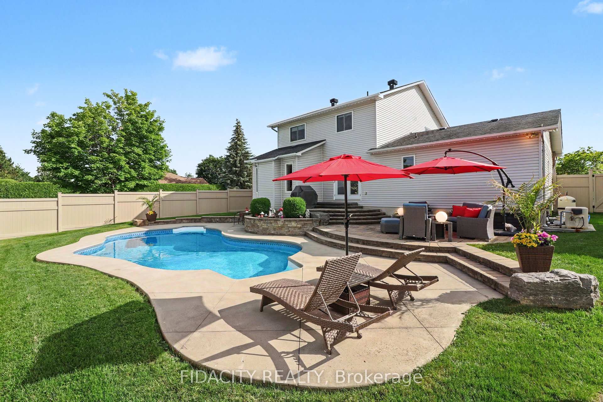 Photo 2 of 21 West Ridge Drive, Ottawa, Stittsville (Central) — HOMEH