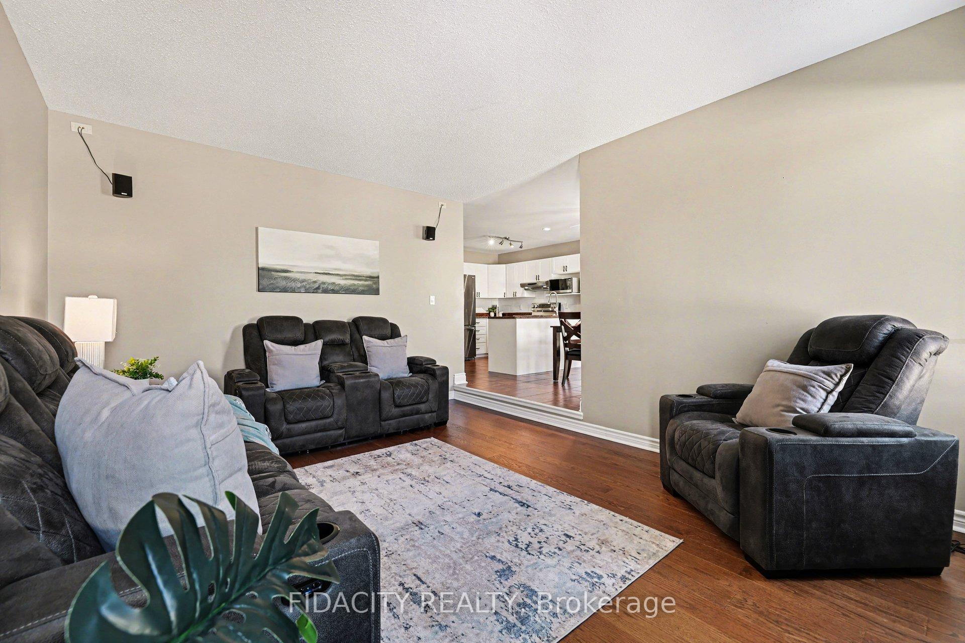 Photo 16 of 21 West Ridge Drive, Ottawa, Stittsville (Central) — HOMEH