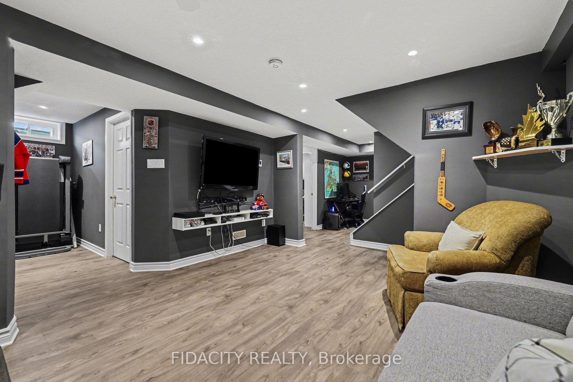 Photo 27 of 21 West Ridge Drive, Ottawa, Stittsville (Central) — HOMEH