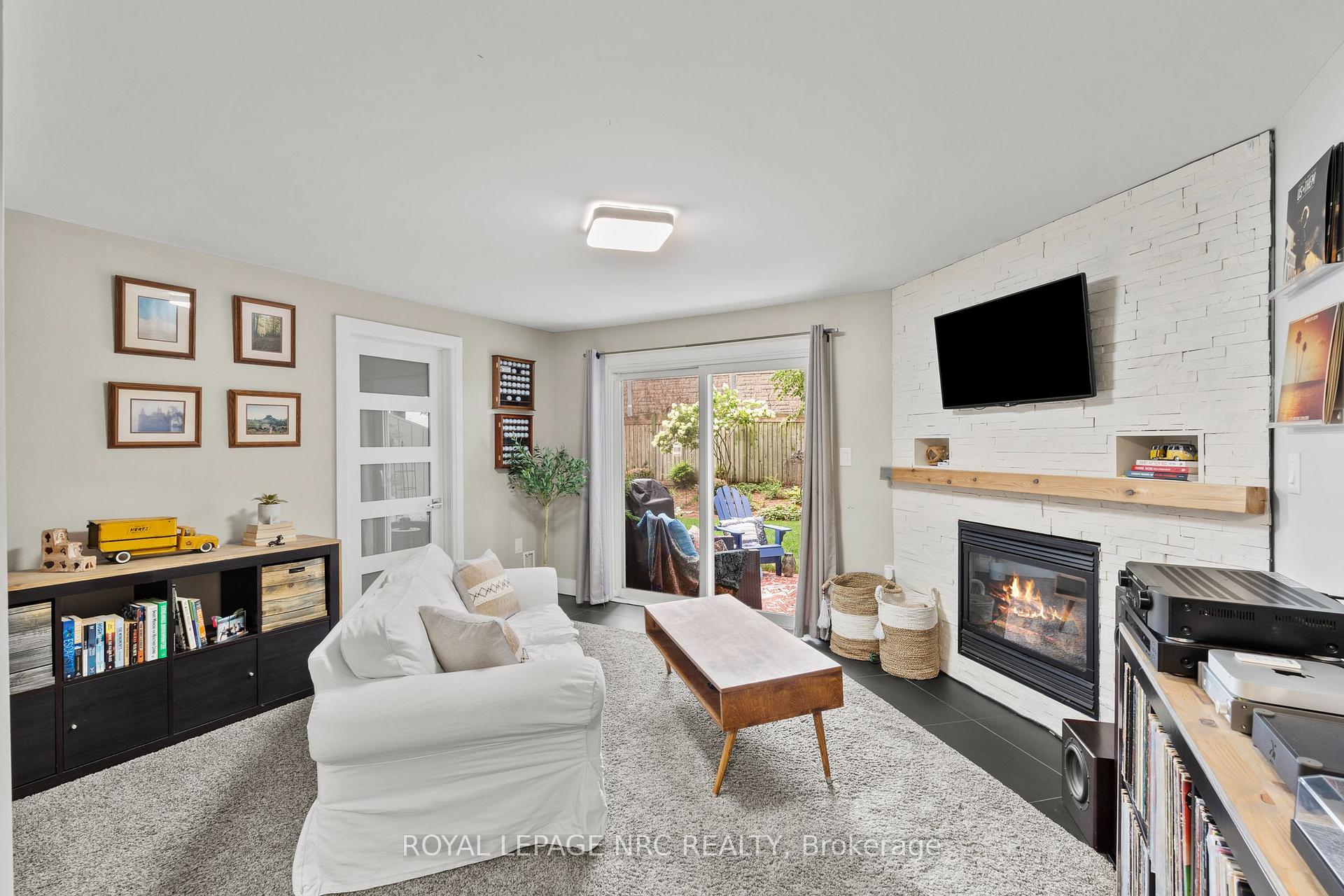 Photo 33 of Unit 15, 178 Scott Street, St. Catharines, Fairview — HOMEH