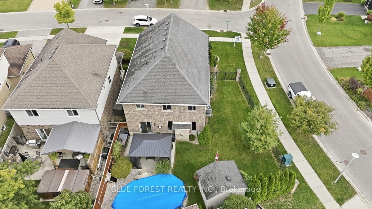 Photo 3 of 1197 Cardinal Road, London, South U — HOMEH